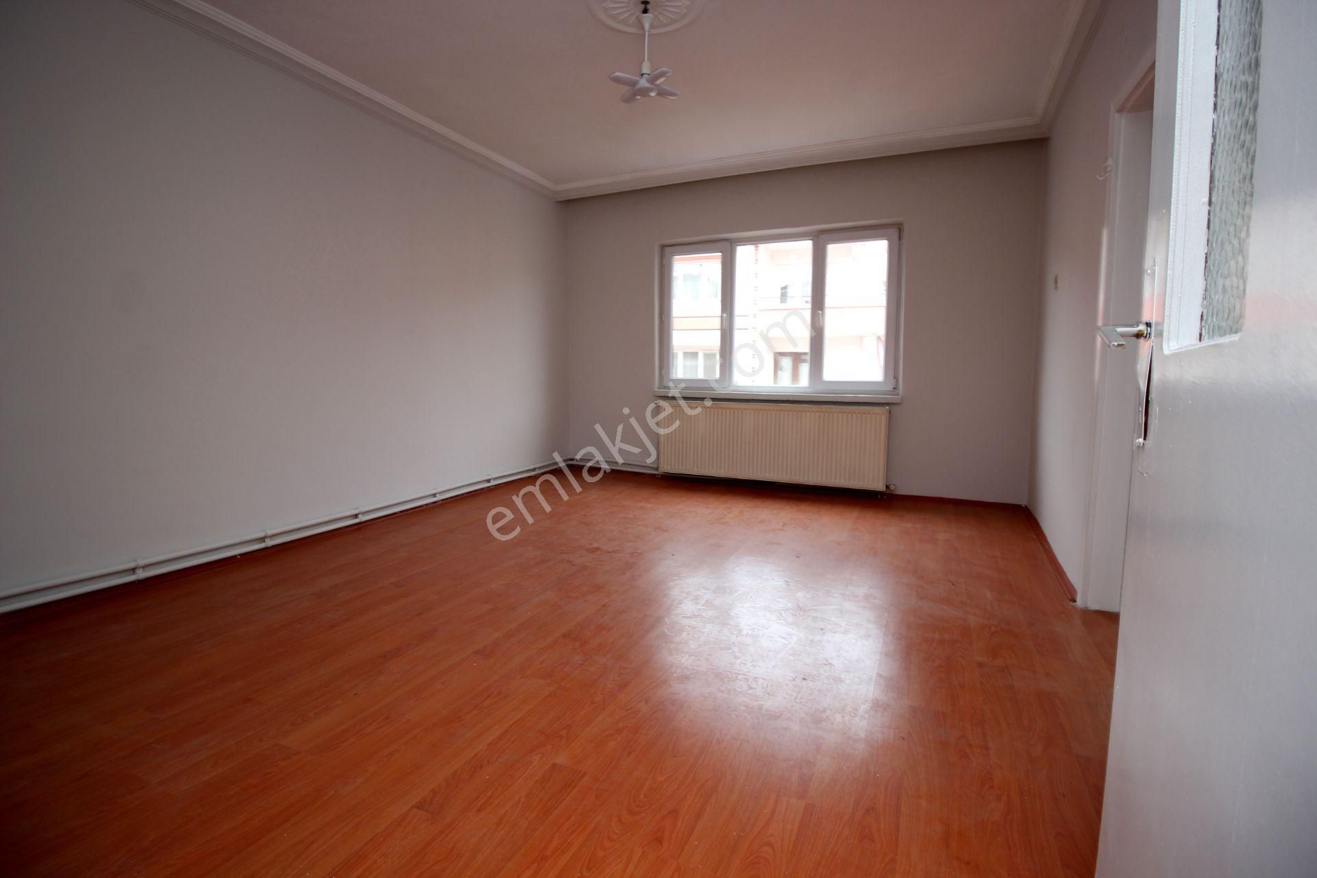 Emre Emlak'tan İstasyon'da Arakat Ön Cephe 3+1 Satılık Daire - Görsel 3