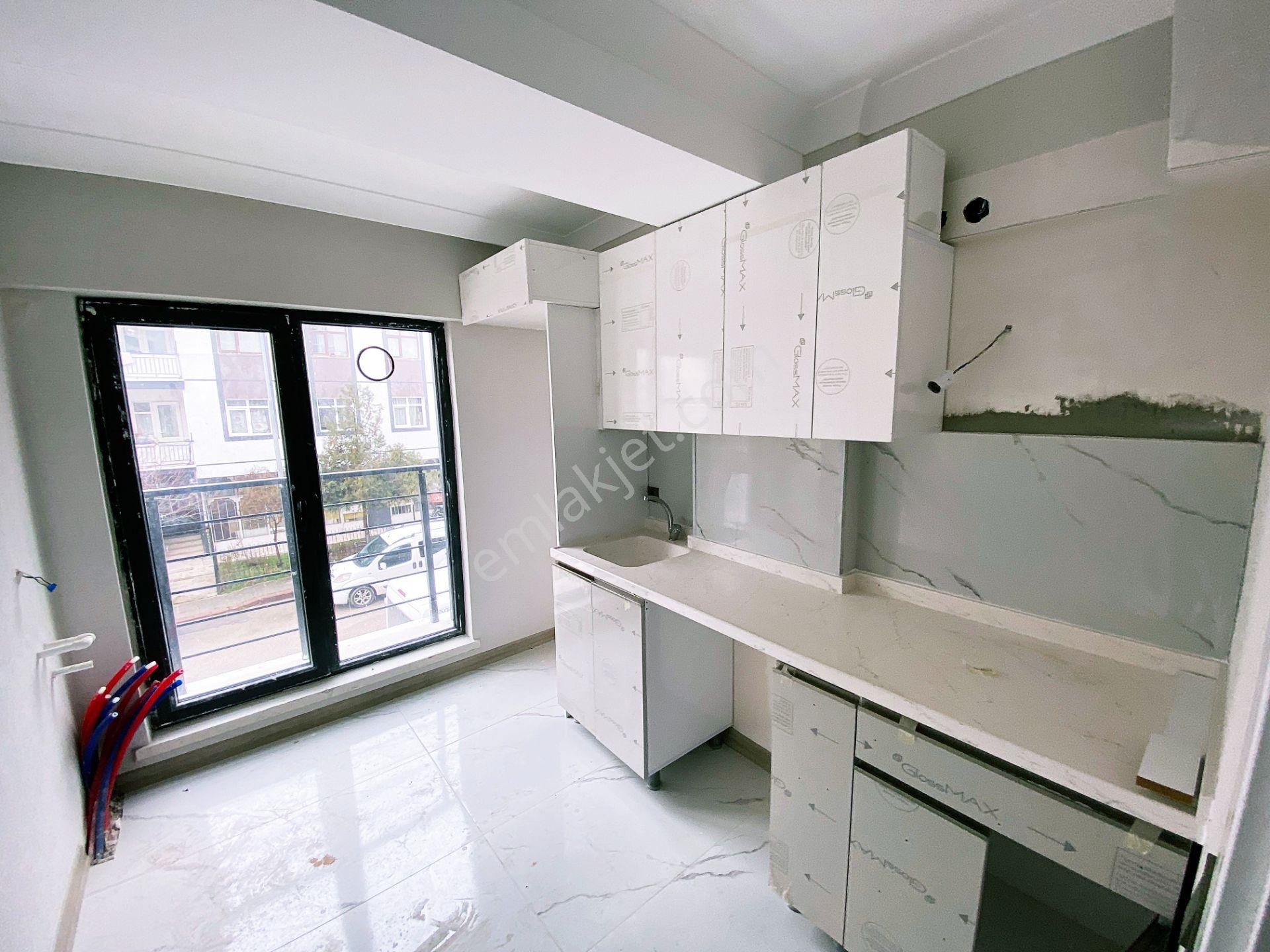 Cihandan Güventepede Merkez De Ulaşım Üzeri Sıfır 2+1 Daire