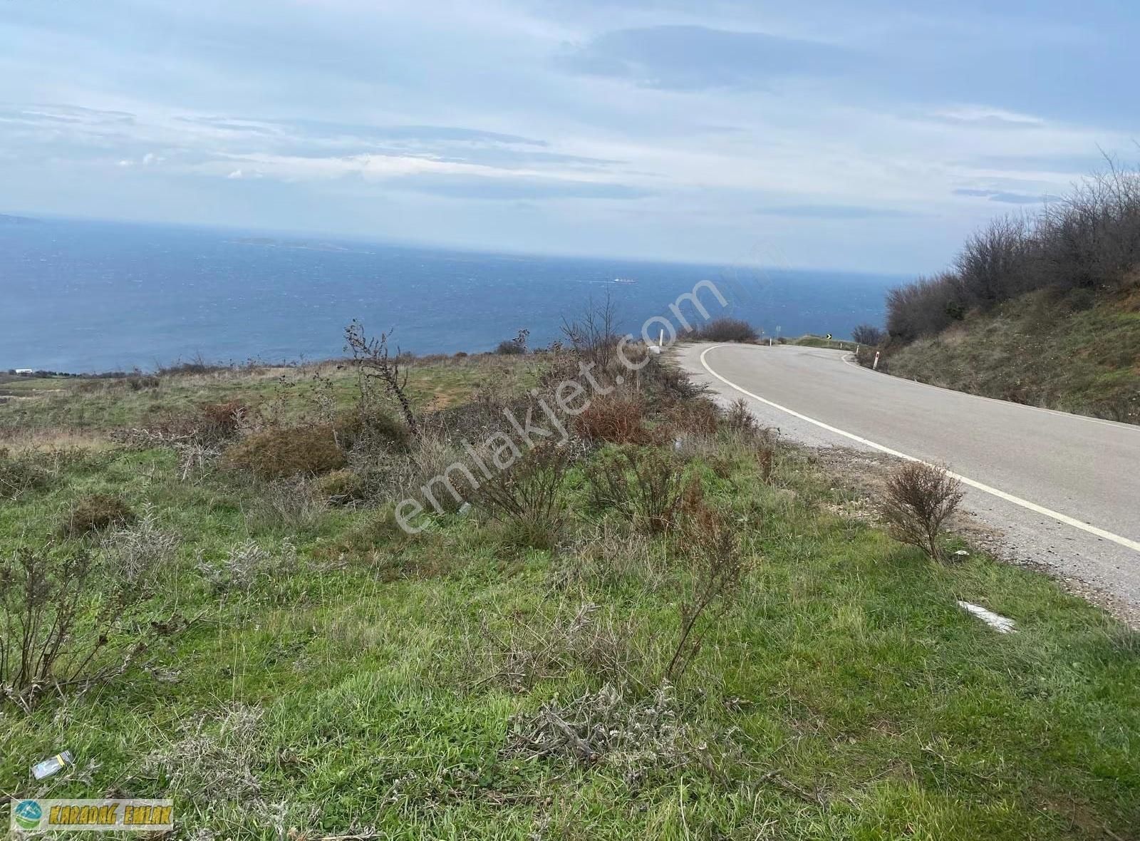 Karadağ Gayrimenkulden Sahilyenice'de Asfalta Cephe Arazi !!