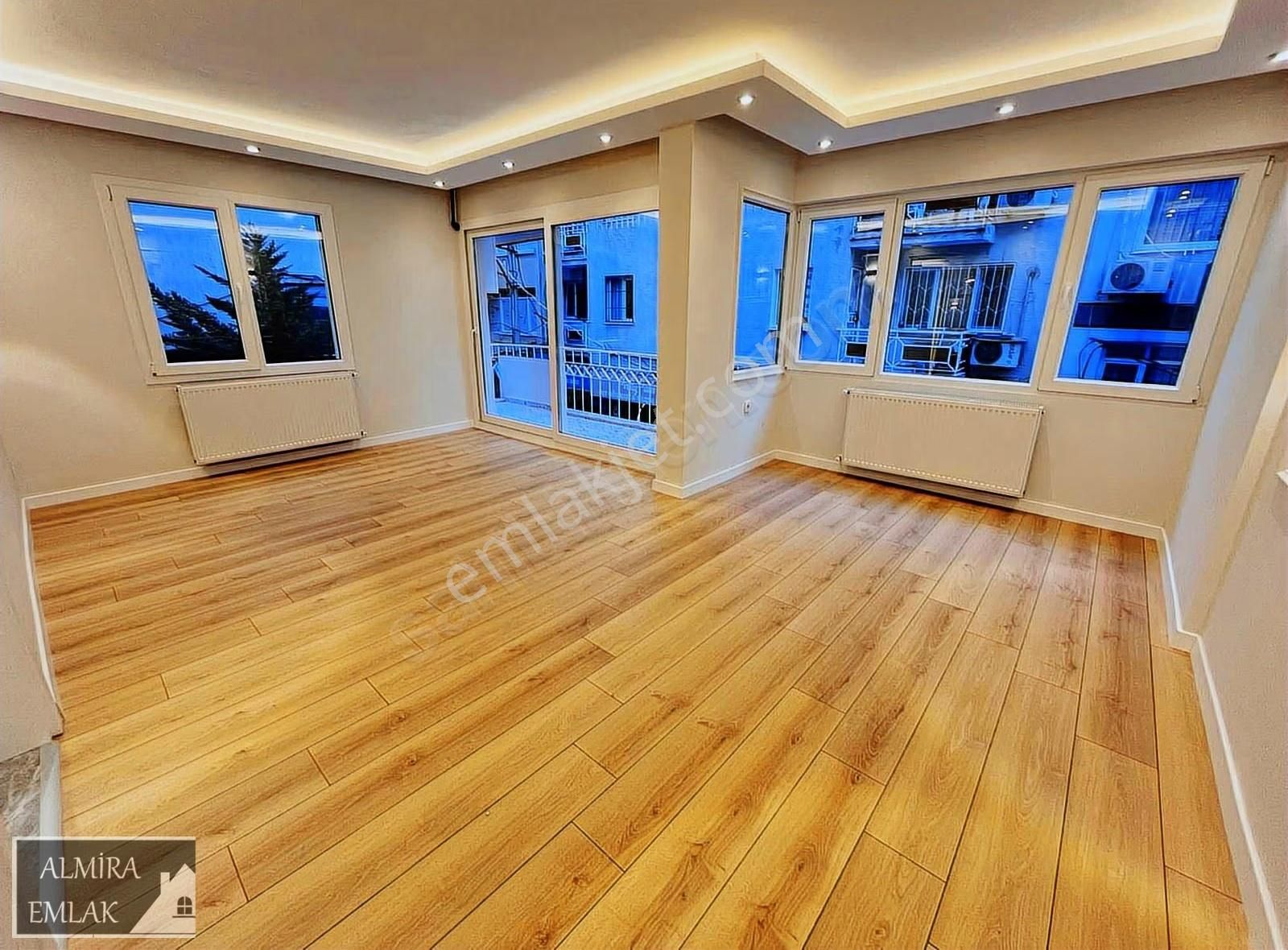 Hatayda Rengli Durağı Yakını 3+1 125m2 Ara Kat Full Lüks Bakımlı