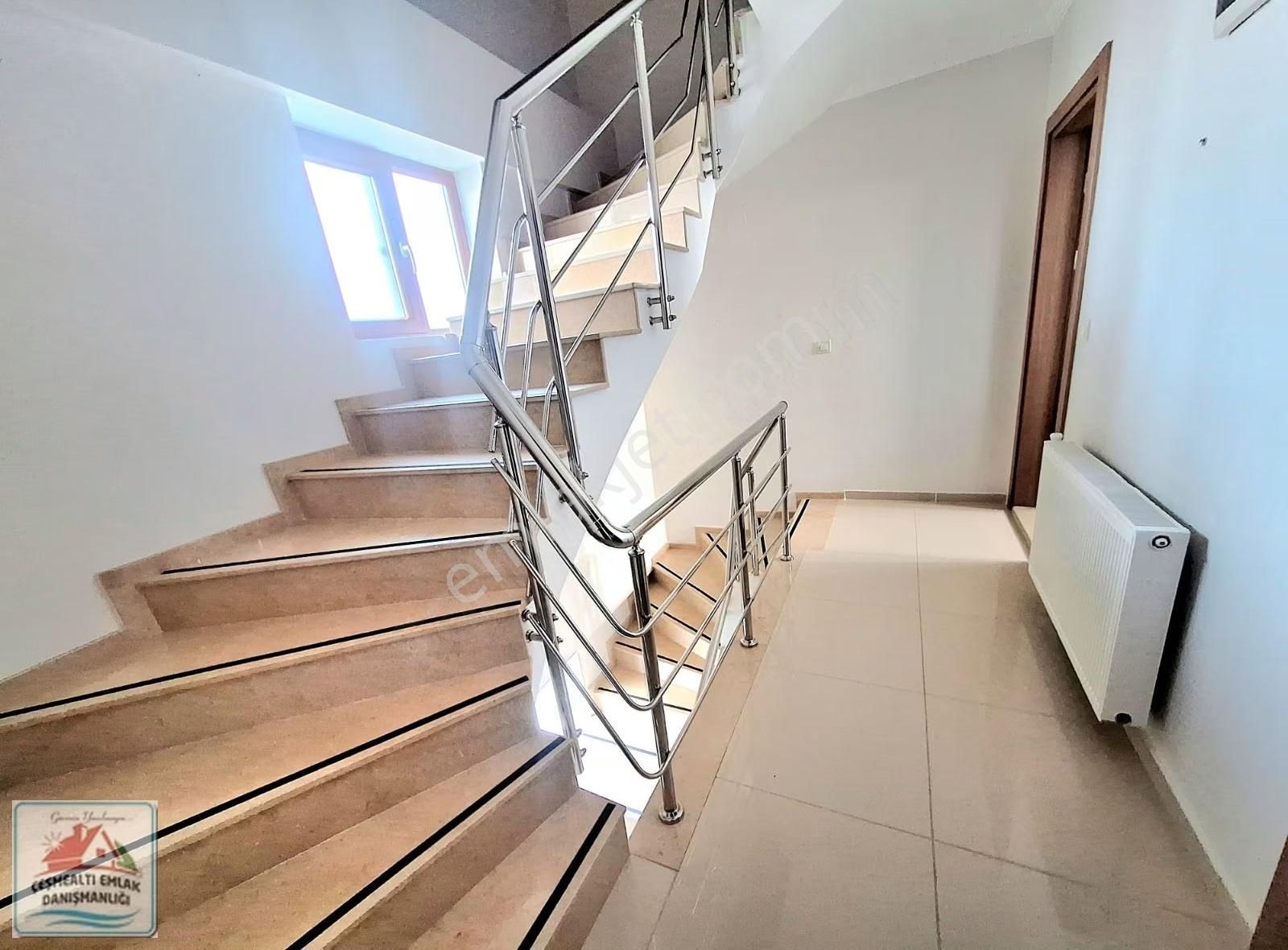 Urla Guvendik Mah. 4+1 Bahceli Mustakil Villa Yeni Bina - Görsel 16