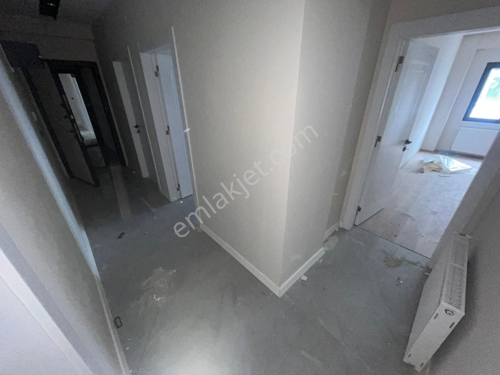 Yükselden Edremitte Sıfır K.mutfak Ebv.banyolu Öncephe 2+1 Satılık Daire - Görsel 13