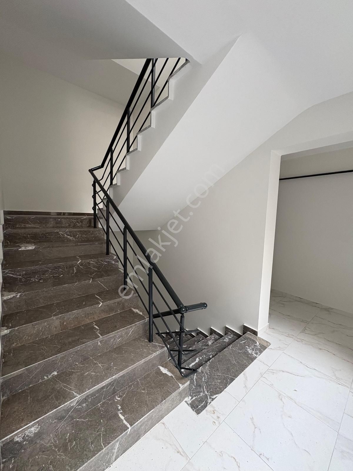 Görüklede 2+1 Manzaralı Sıfır Projede Sıfır Eşyalı Kiralık Daire - Görsel 30