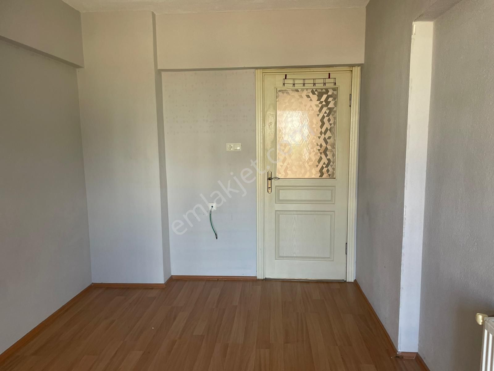 Yıldıztepe Belediye Konutlarında Ara Kat Kiralık Daire - Görsel 3
