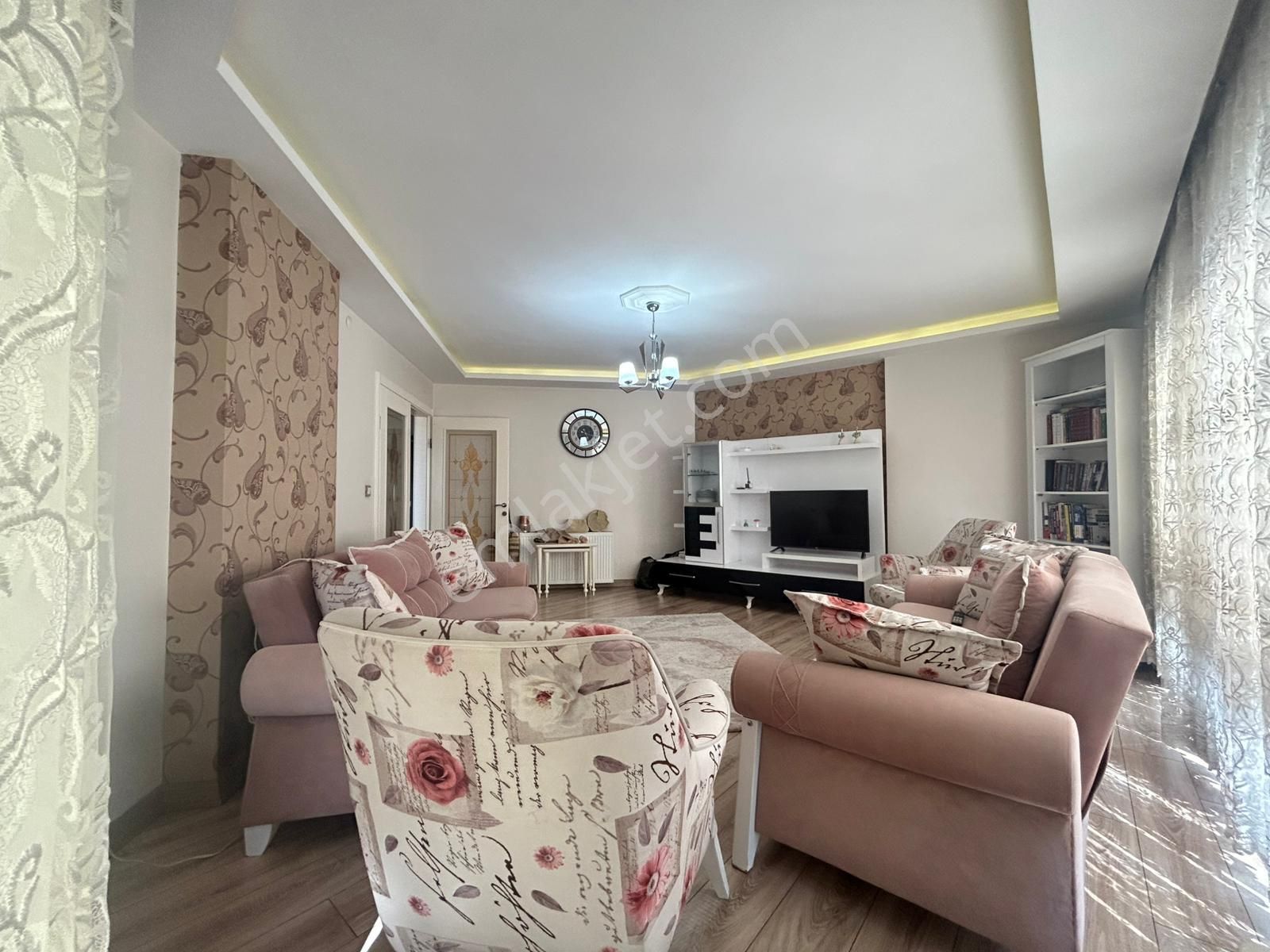 Yükselden Kadıköyde Ebeveyn Banyolu Ayrı Mutfaklı Şık 2+1 Daire - Görsel 4
