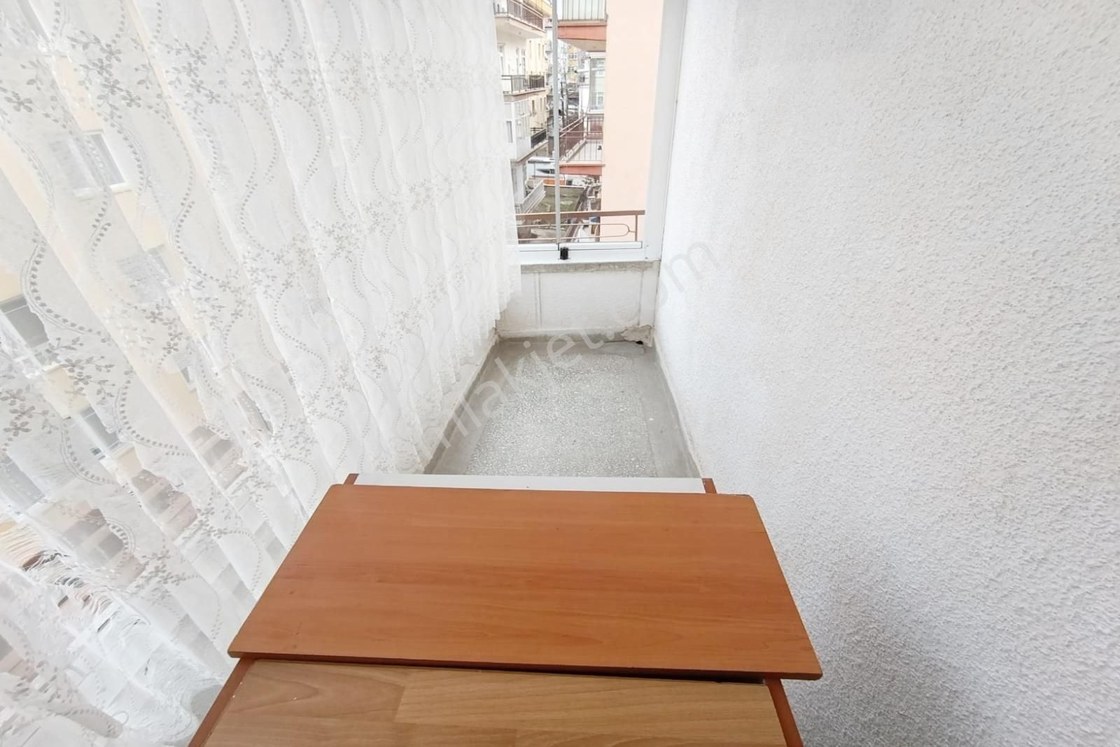 Ufuk Özdemir'den Gazino Ve Metro Yakını 3+1 Daire 1 Kat - Görsel 11