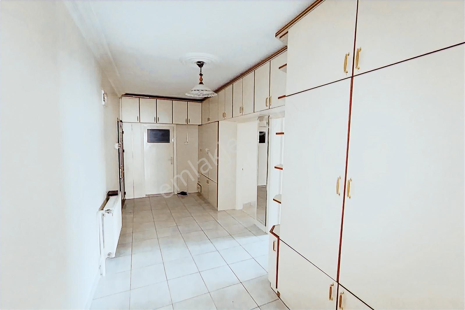 Ufuk Özdemir'den Gazino Ve Metro Yakını 3+1 Daire 1 Kat - Görsel 17