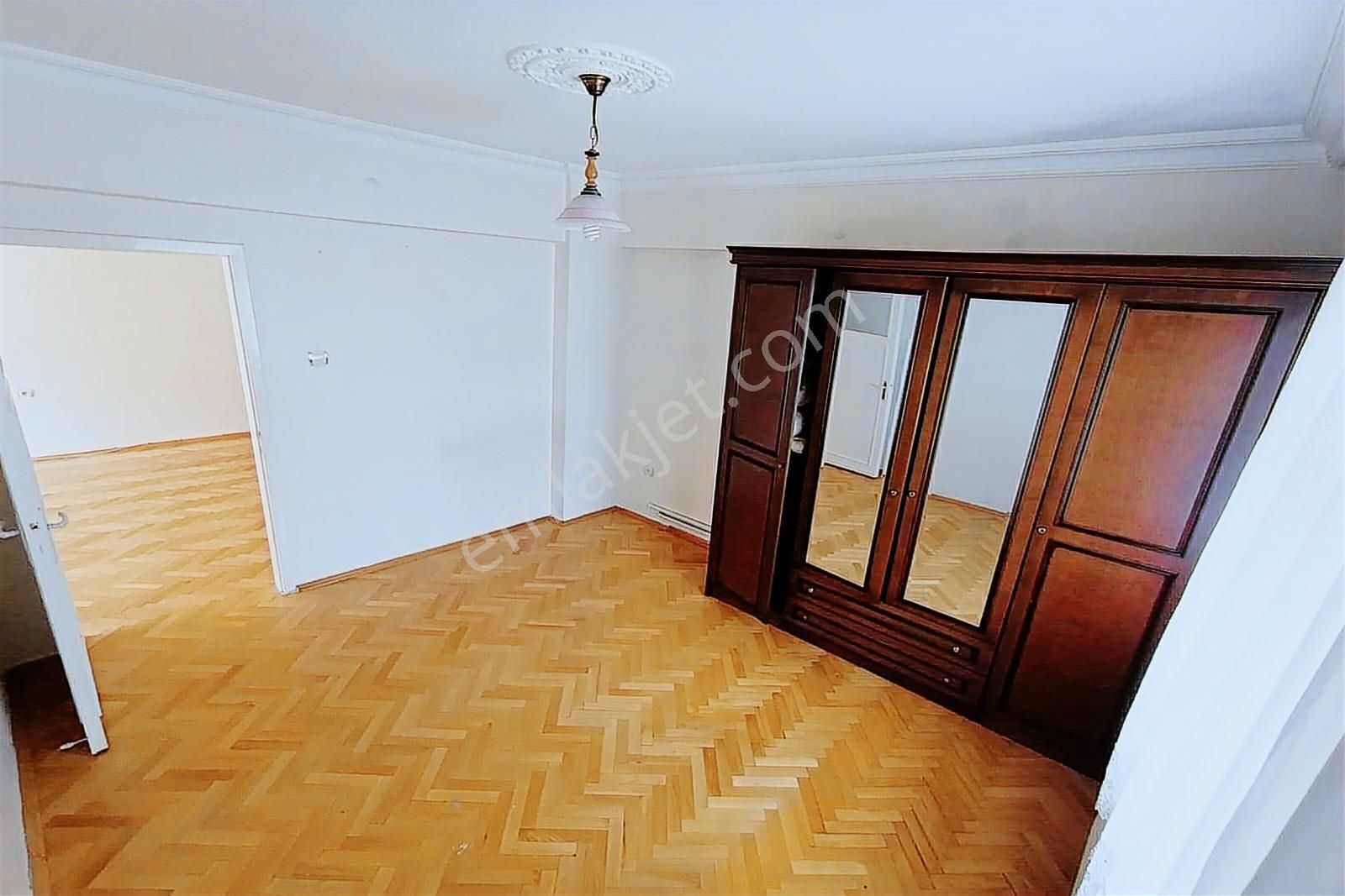 Ufuk Özdemir'den Gazino Ve Metro Yakını 3+1 Daire 1 Kat - Görsel 8