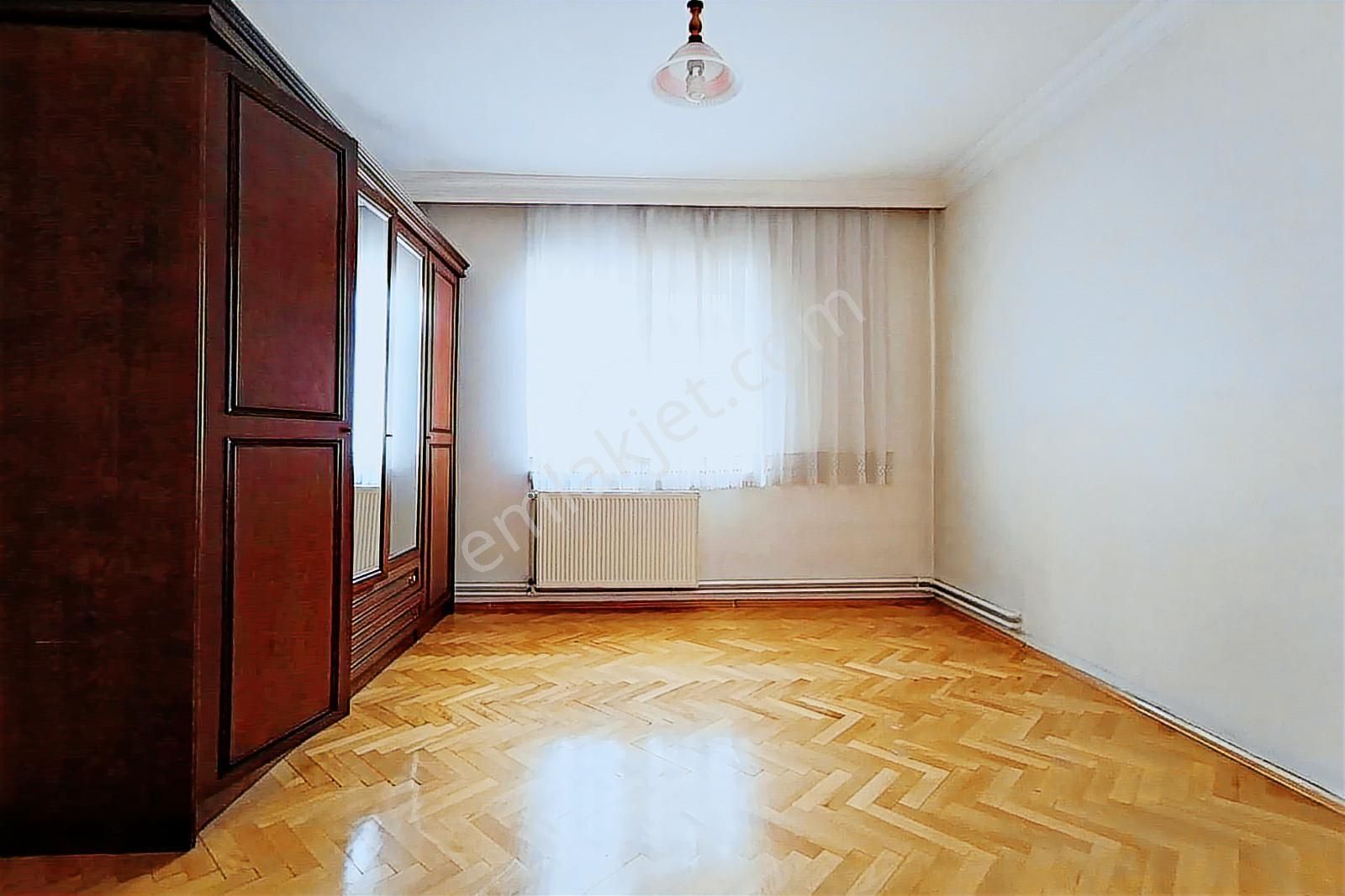 Ufuk Özdemir'den Gazino Ve Metro Yakını 3+1 Daire 1 Kat - Görsel 9