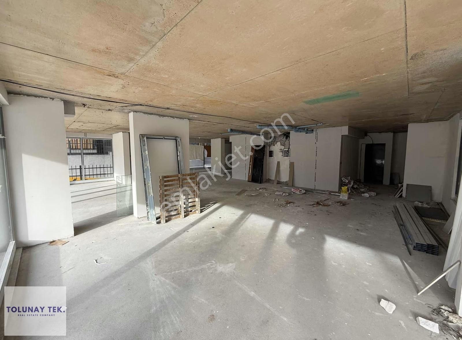 Çengelköy Cadde Üzeri Sıfır 275 M² Kurumsala Uygun - Görsel 9