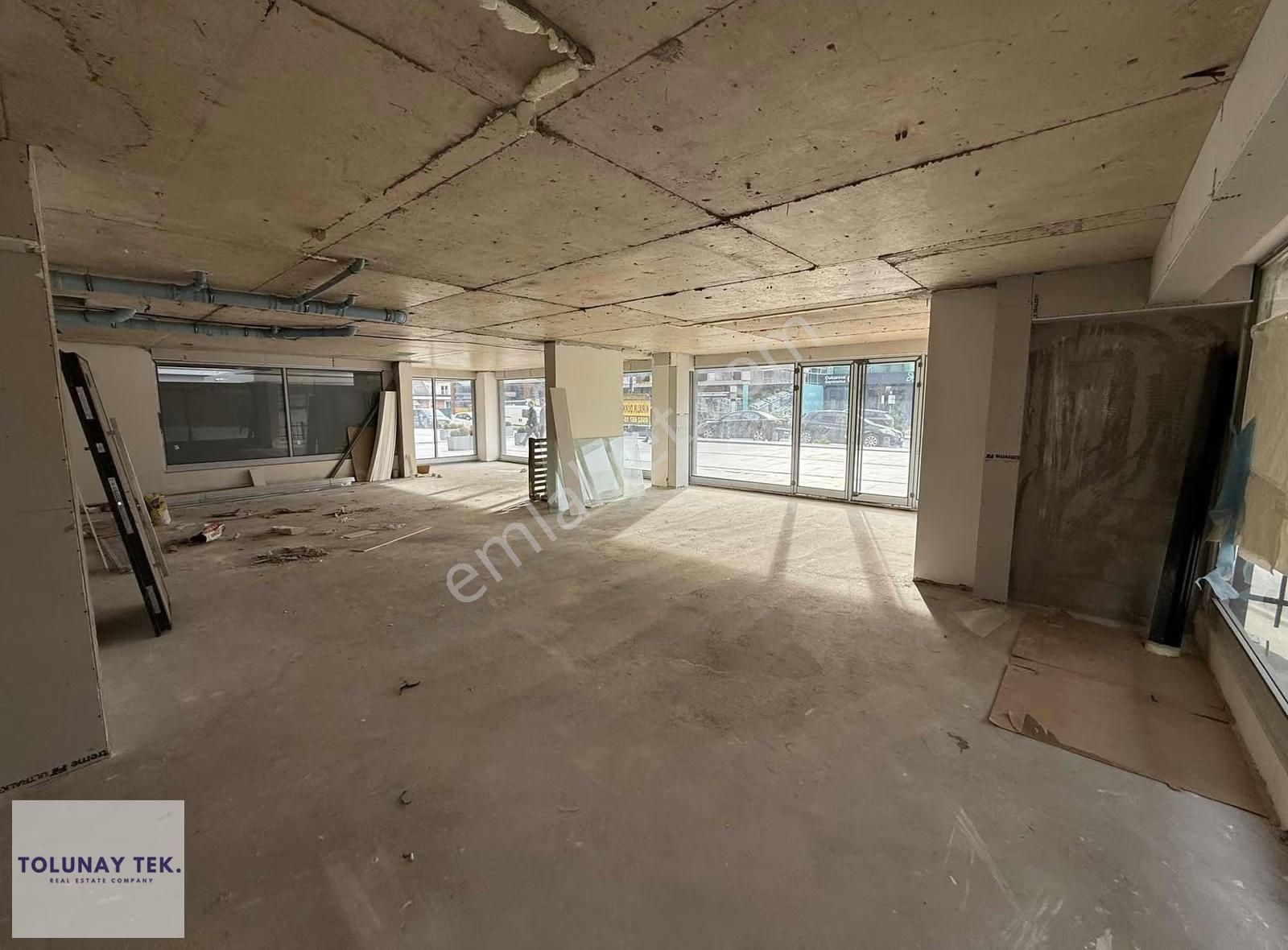 Çengelköy Cadde Üzeri Sıfır 275 M² Kurumsala Uygun - Görsel 3