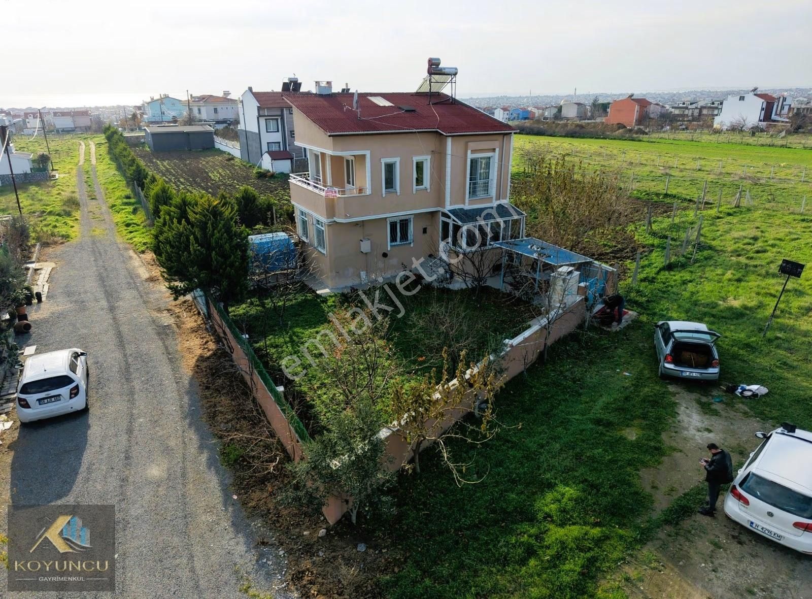 ^^koyuncu Gyrm^^yeniçiftlik'te Köşebaşı Geniş Bahçeli 3+1 Villa - Görsel 14