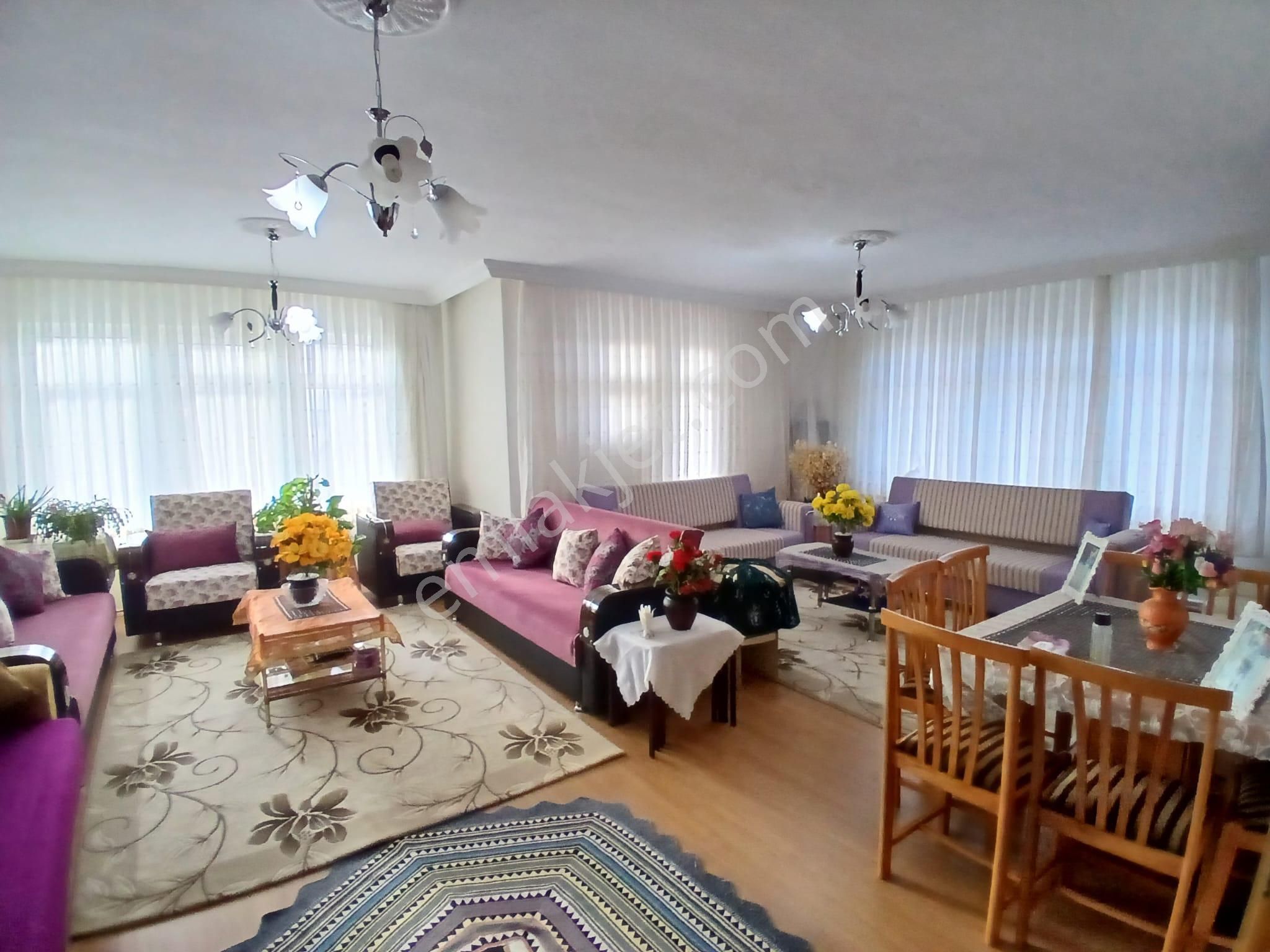 Akçay Emlak'tan Akşehir Jandarma Karakolu Civarında Bakımlı Ara Kat Geniş Satılık 3+1 Daire - Görsel 26