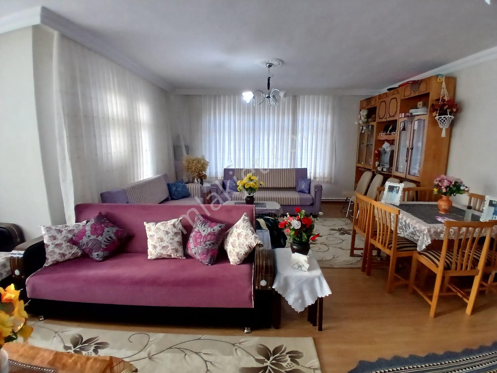 Akçay Emlak'tan Akşehir Jandarma Karakolu Civarında Bakımlı Ara Kat Geniş Satılık 3+1 Daire - Görsel 7