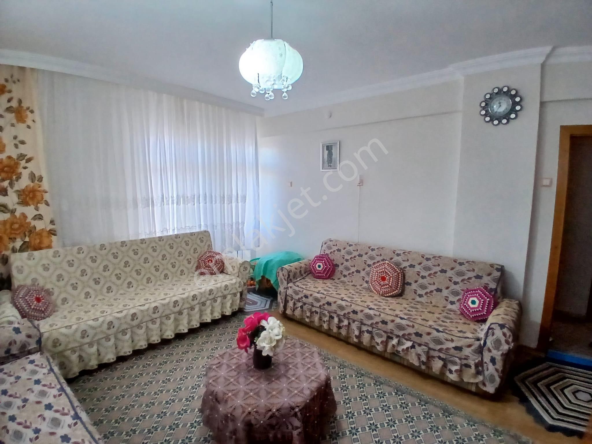 Akçay Emlak'tan Akşehir Jandarma Karakolu Civarında Bakımlı Ara Kat Geniş Satılık 3+1 Daire - Görsel 13