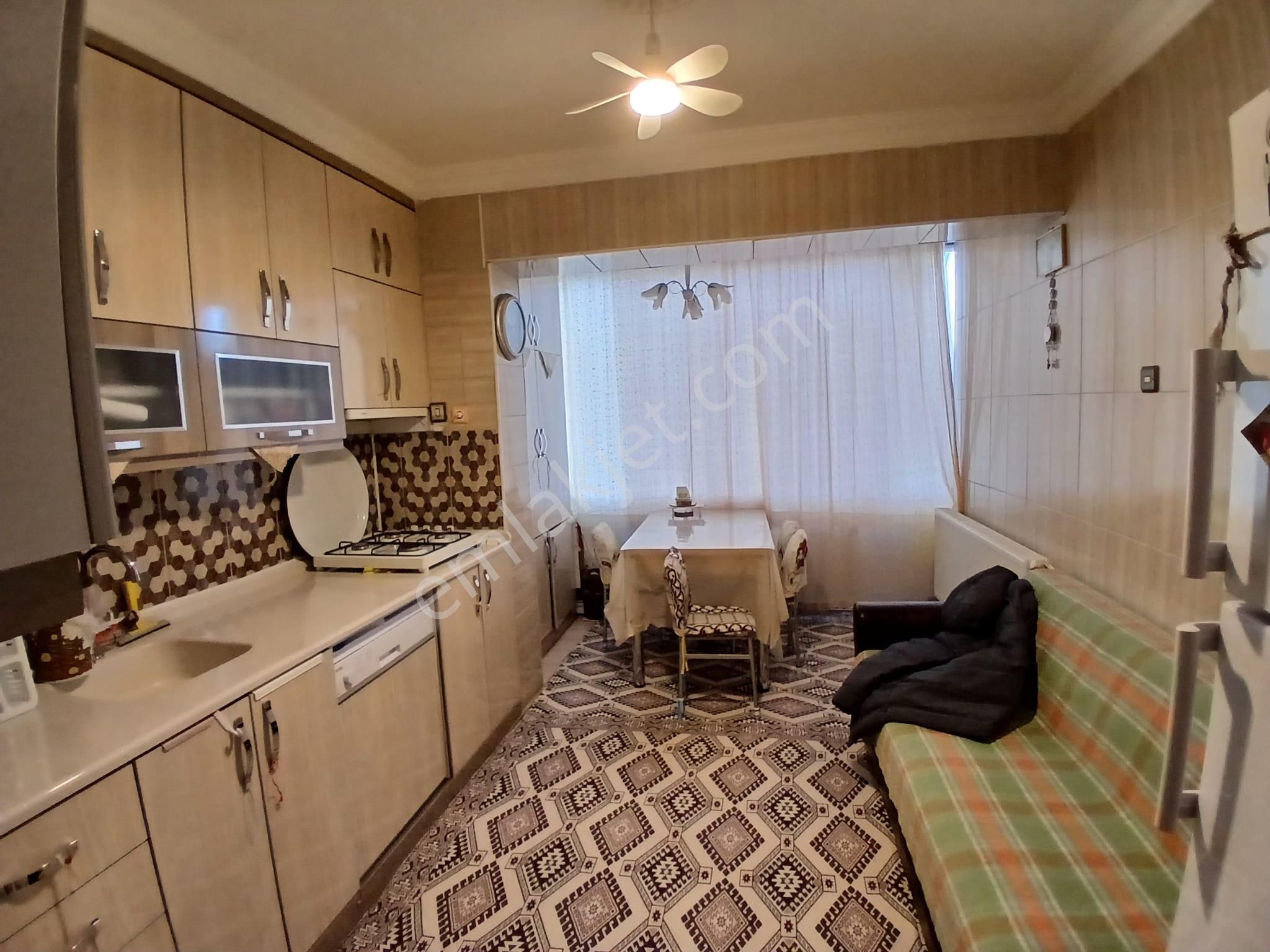 Akçay Emlak'tan Akşehir Jandarma Karakolu Civarında Bakımlı Ara Kat Geniş Satılık 3+1 Daire - Görsel 24