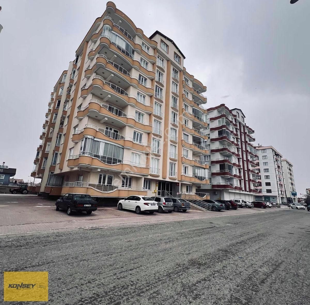 Bardakcı Mahallesi Avdanlı Hacı Konutlarında Kiralık 2+1 Daire