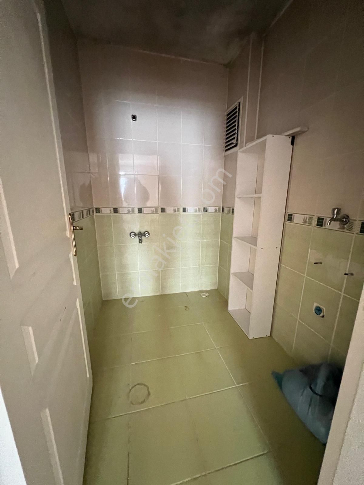 Karapürçekte 3+1 Kat Konumlu Altı Daire Eyüp Cami Mevki - Görsel 24