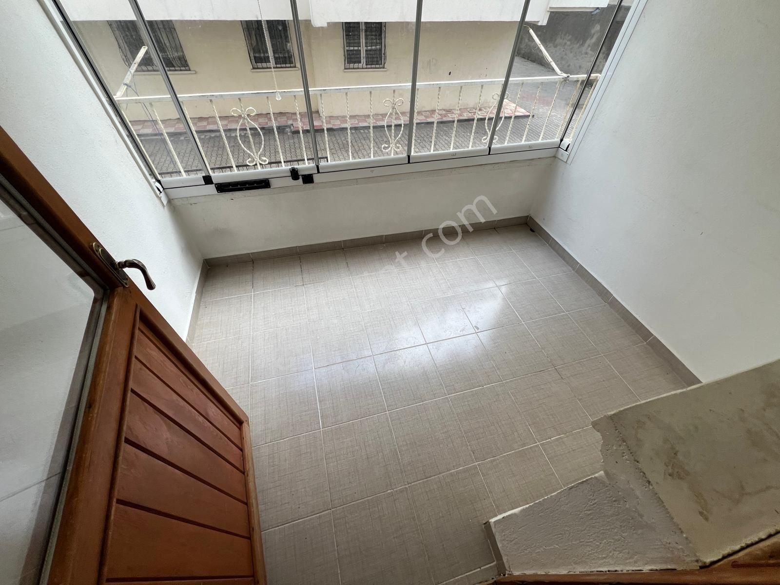 Karapürçekte 3+1 Kat Konumlu Altı Daire Eyüp Cami Mevki - Görsel 17