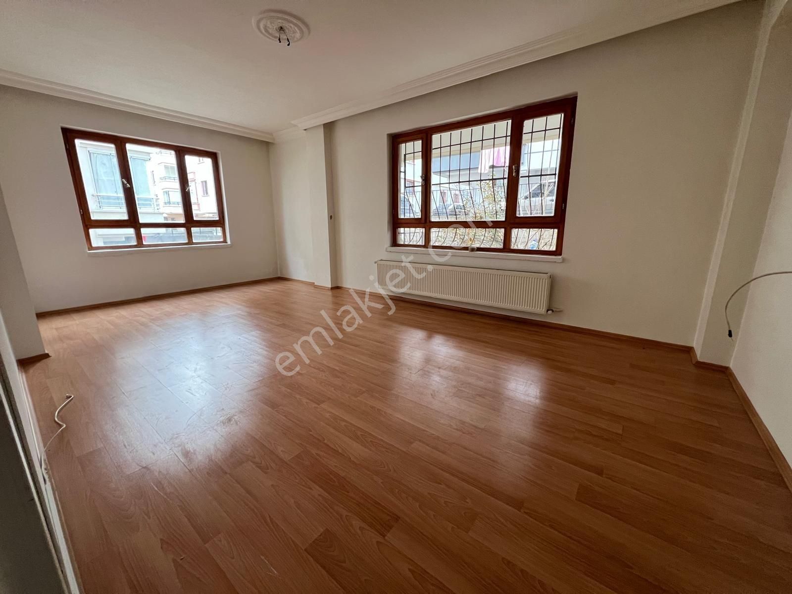 Karapürçekte 3+1 Kat Konumlu Altı Daire Eyüp Cami Mevki - Görsel 8