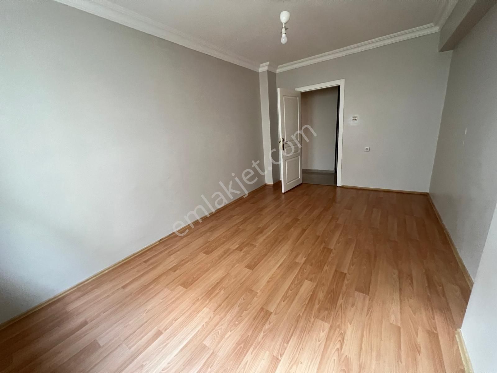 Karapürçekte 3+1 Kat Konumlu Altı Daire Eyüp Cami Mevki - Görsel 14