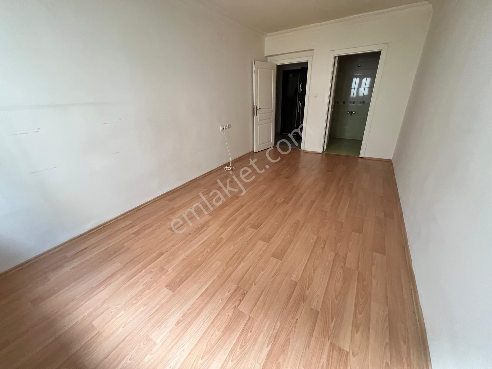 Karapürçekte 3+1 Kat Konumlu Altı Daire Eyüp Cami Mevki - Görsel 21