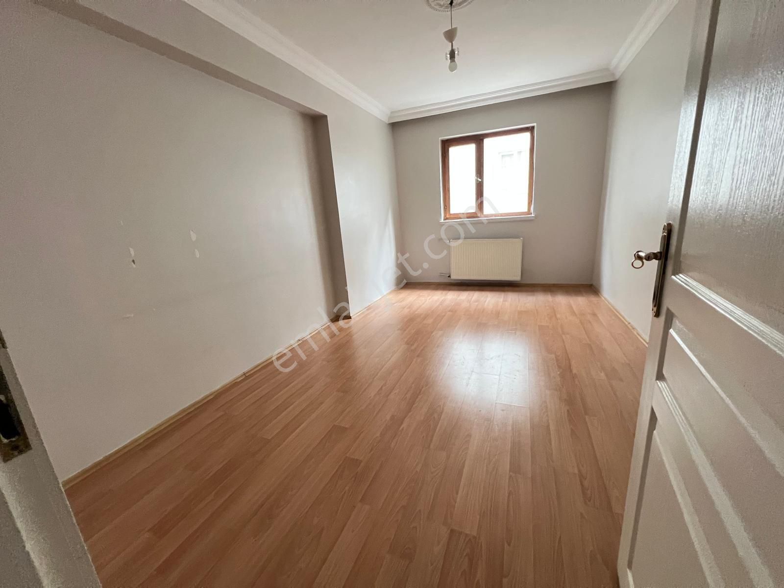 Karapürçekte 3+1 Kat Konumlu Altı Daire Eyüp Cami Mevki - Görsel 12