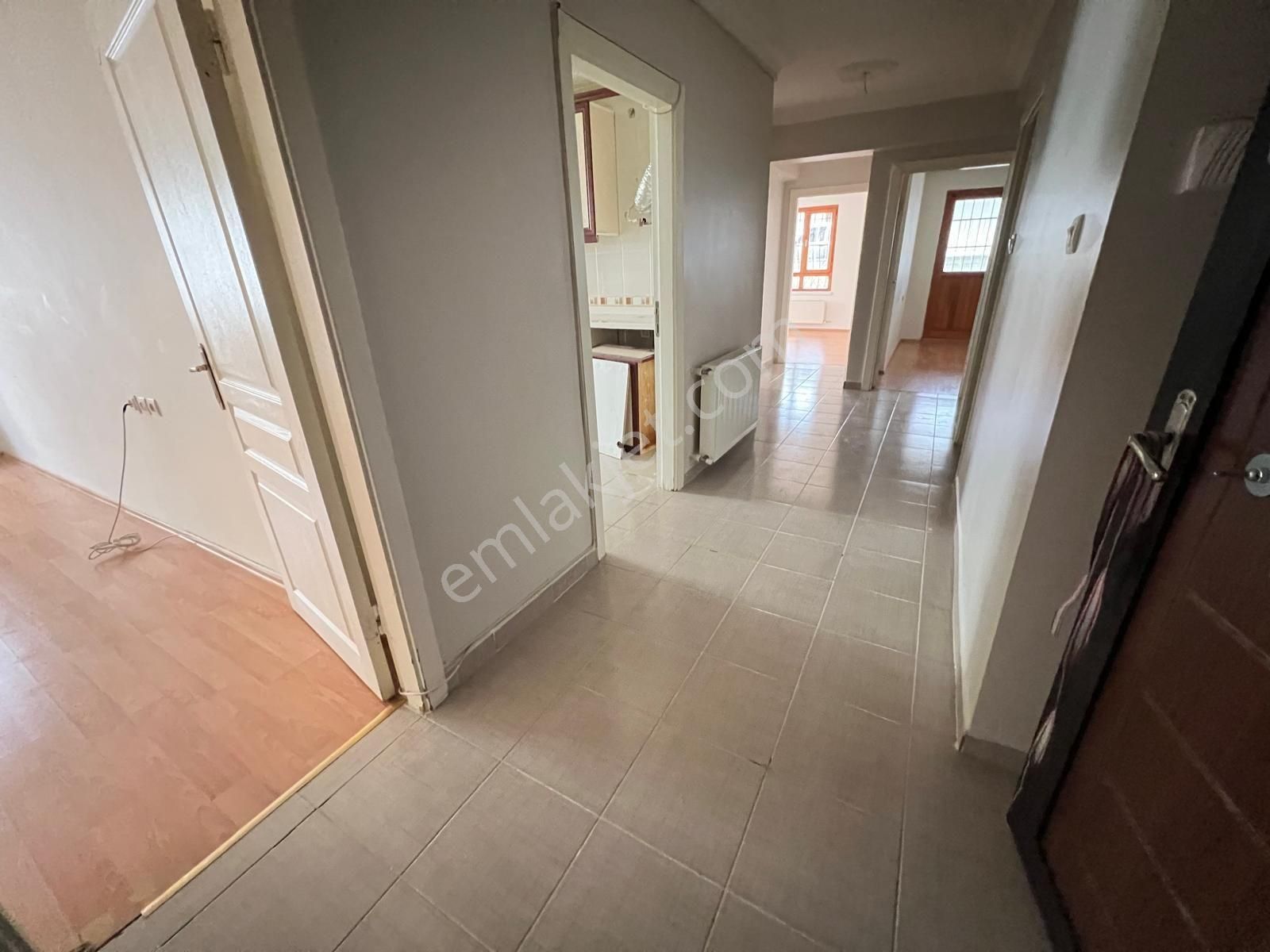Karapürçekte 3+1 Kat Konumlu Altı Daire Eyüp Cami Mevki - Görsel 33