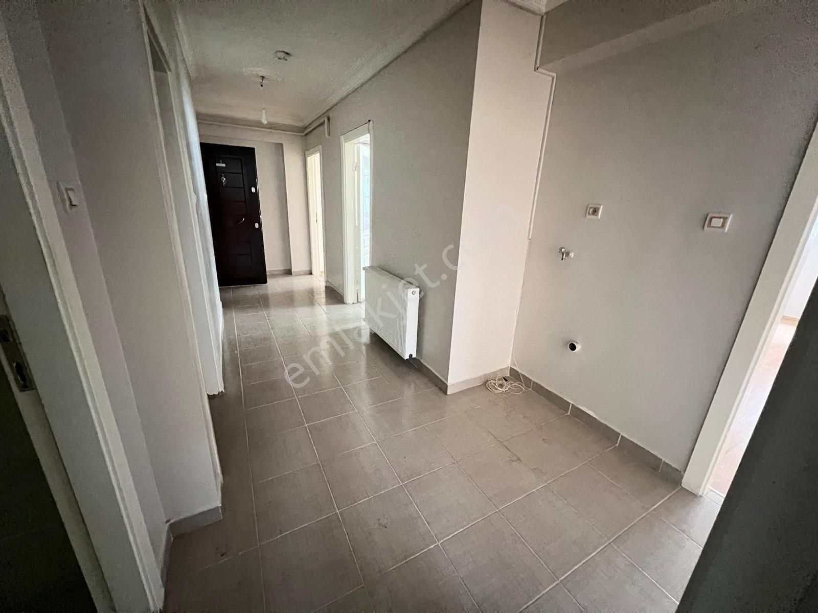 Karapürçekte 3+1 Kat Konumlu Altı Daire Eyüp Cami Mevki - Görsel 31
