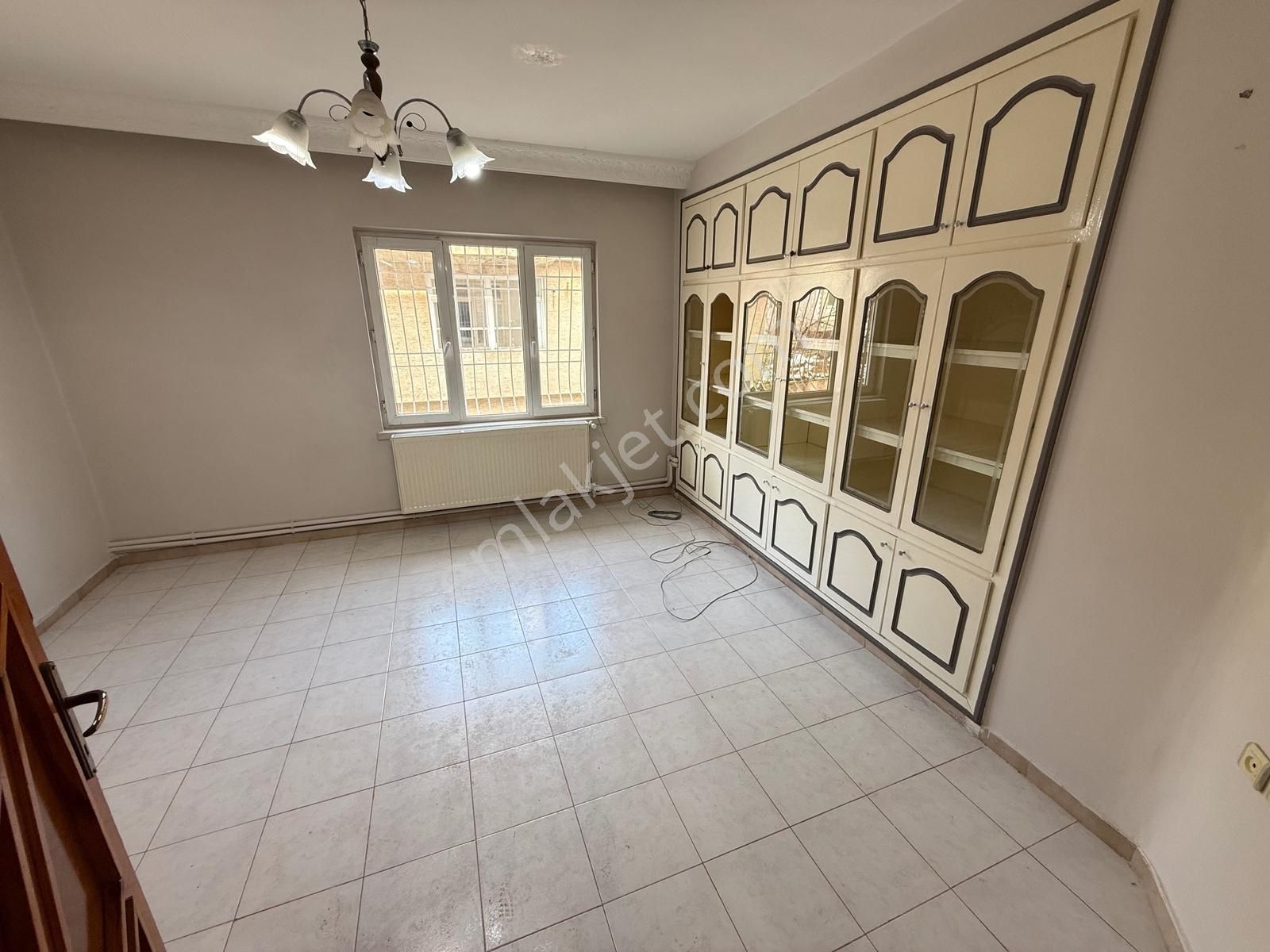 Fidanlık Mahallesinde Fıstık Park Yakınında 3+1 Kiralık Daire - Görsel 10