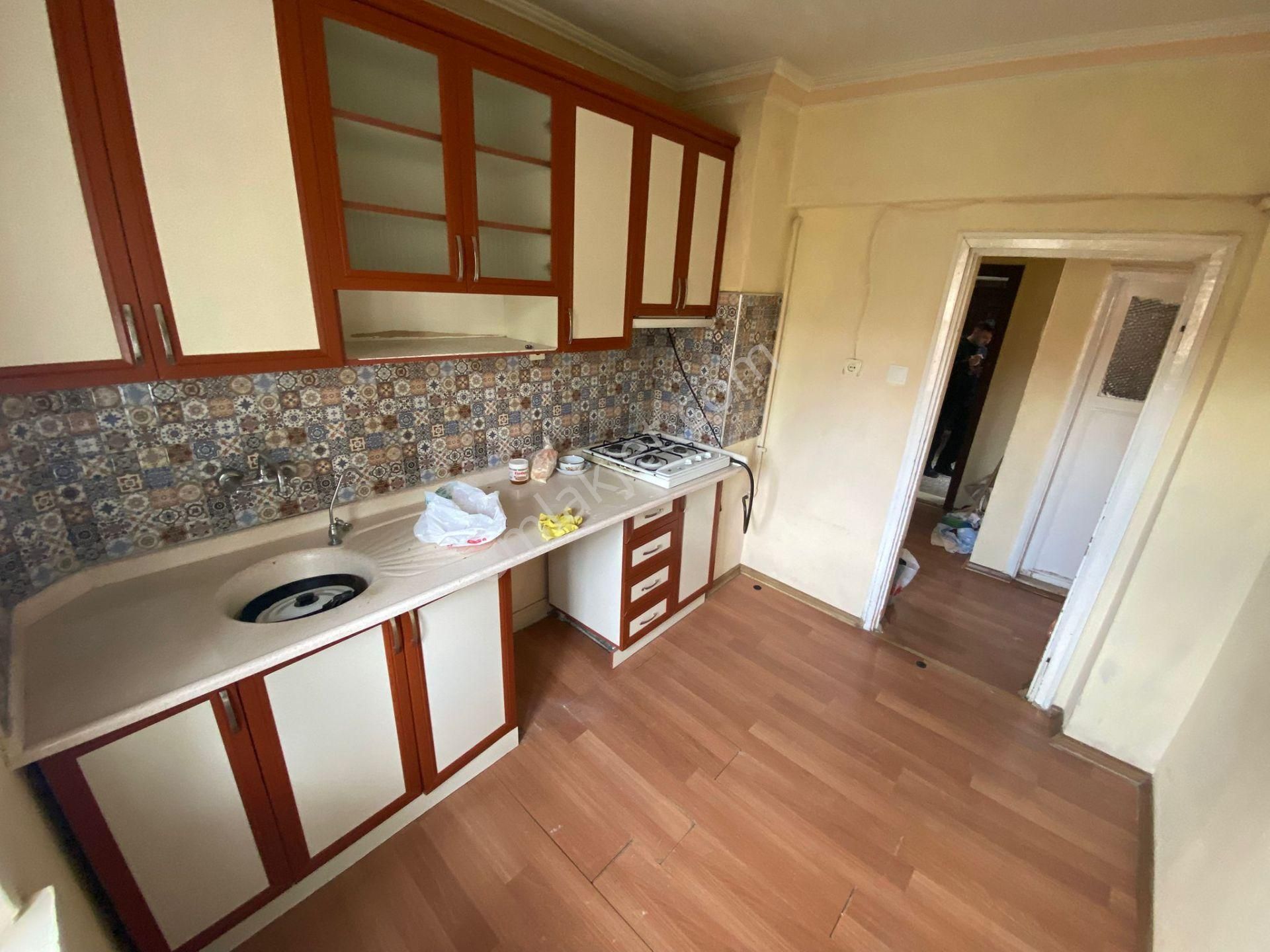 Akşemsettin Mahallesinde 3+1 Satılık Daire