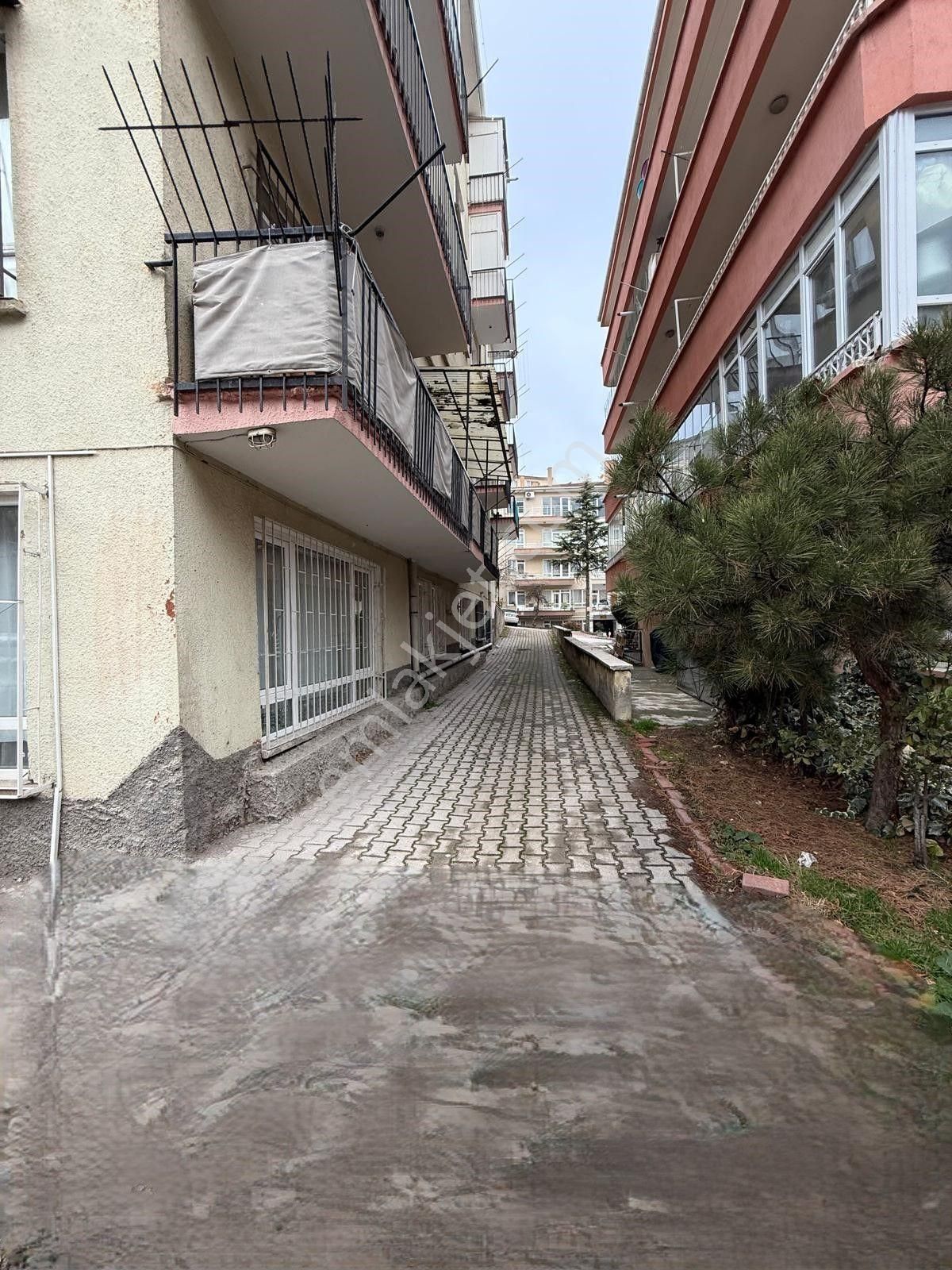 Ayrancı,hoşdere Caddesi, Nazilli Sokakda İskanlı 3+1 Satılık - Görsel 3