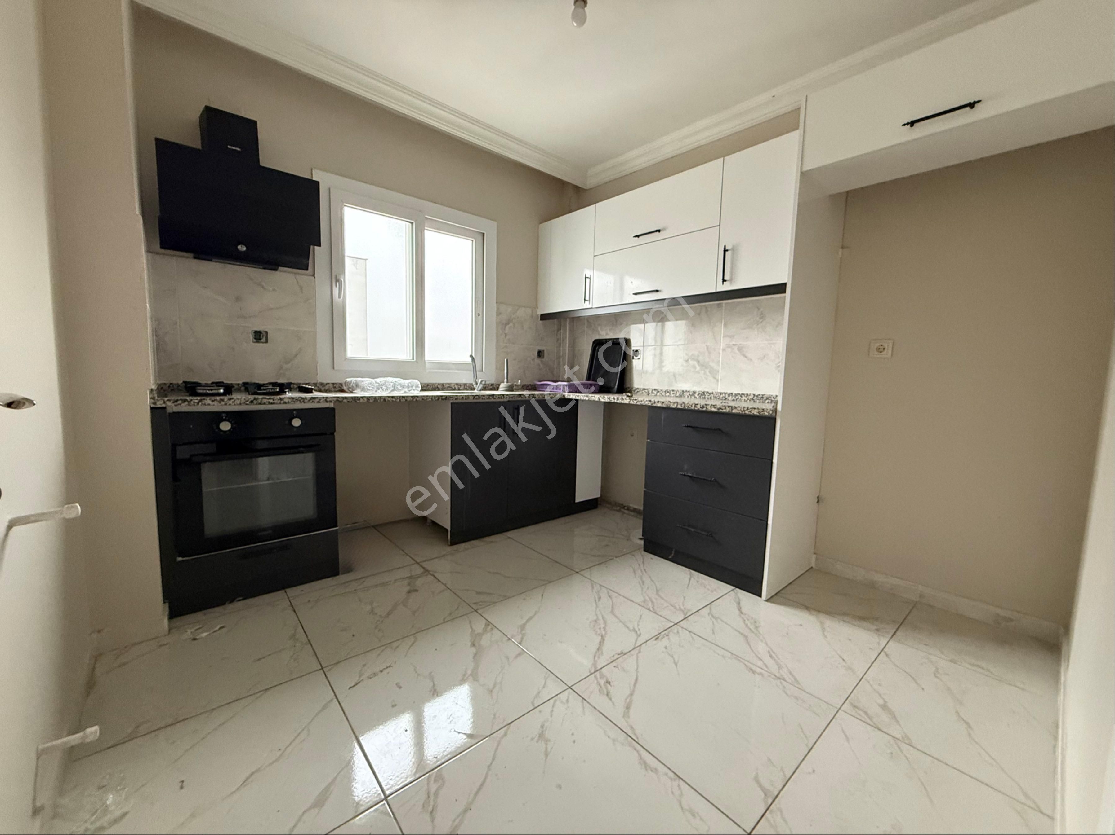 Mithatpaşa Mahallesinde Site İçerisinde 3+1 Kapalı Mutfak Satılık Daire - Görsel 5