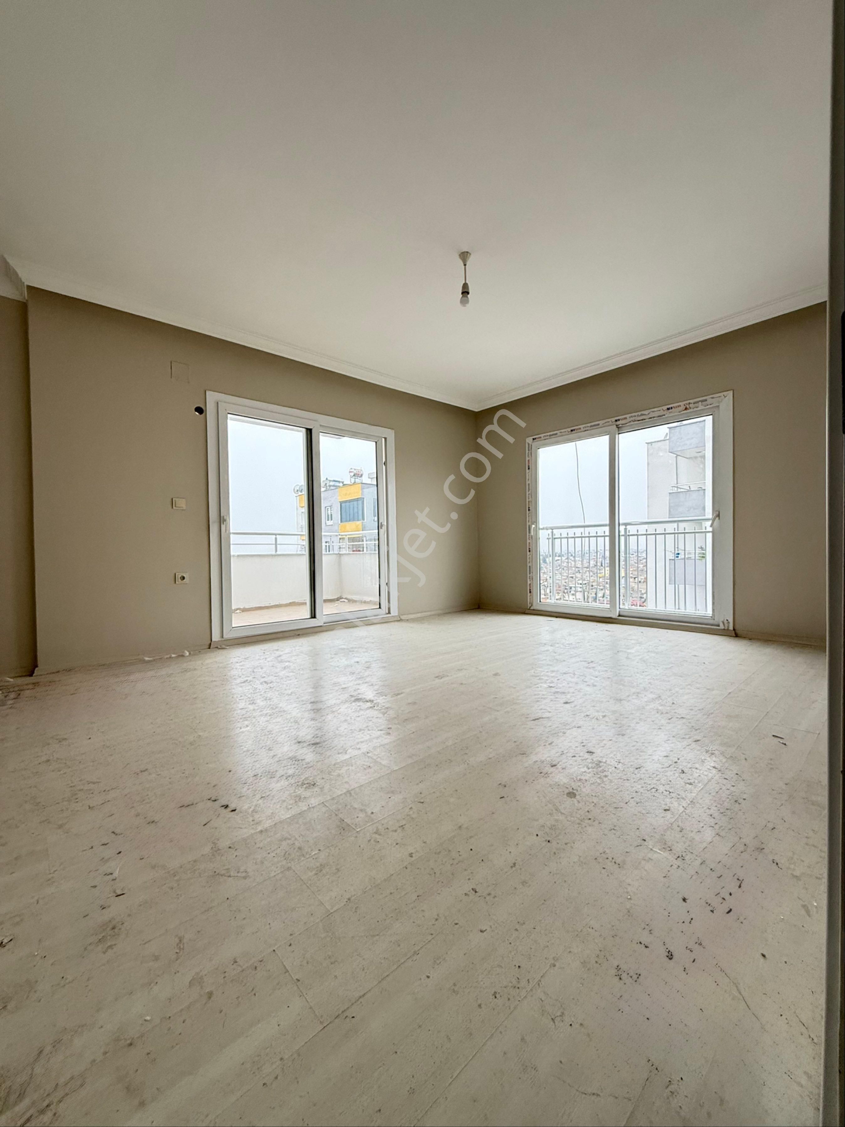 Mithatpaşa Mahallesinde Site İçerisinde 3+1 Kapalı Mutfak Satılık Daire - Görsel 2