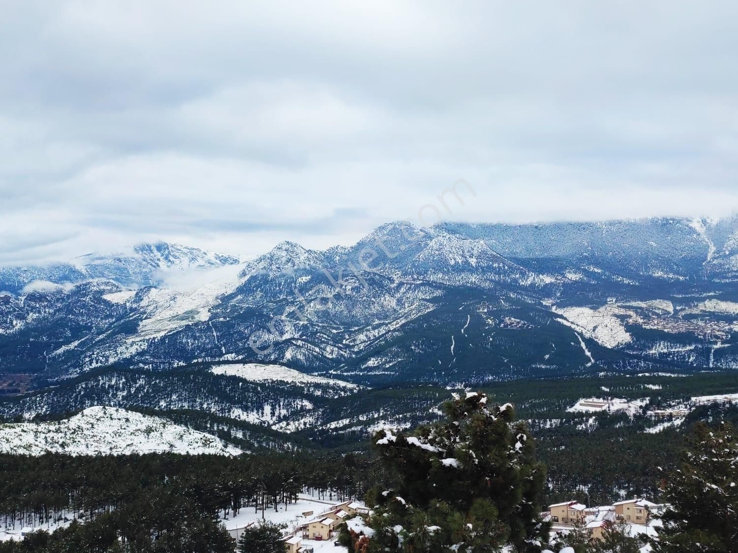 Kar Emlaktan Yenikonacık Bozkırlı Mevkiinde Uç 1 Dönüm Satılık Arsa - Görsel 17
