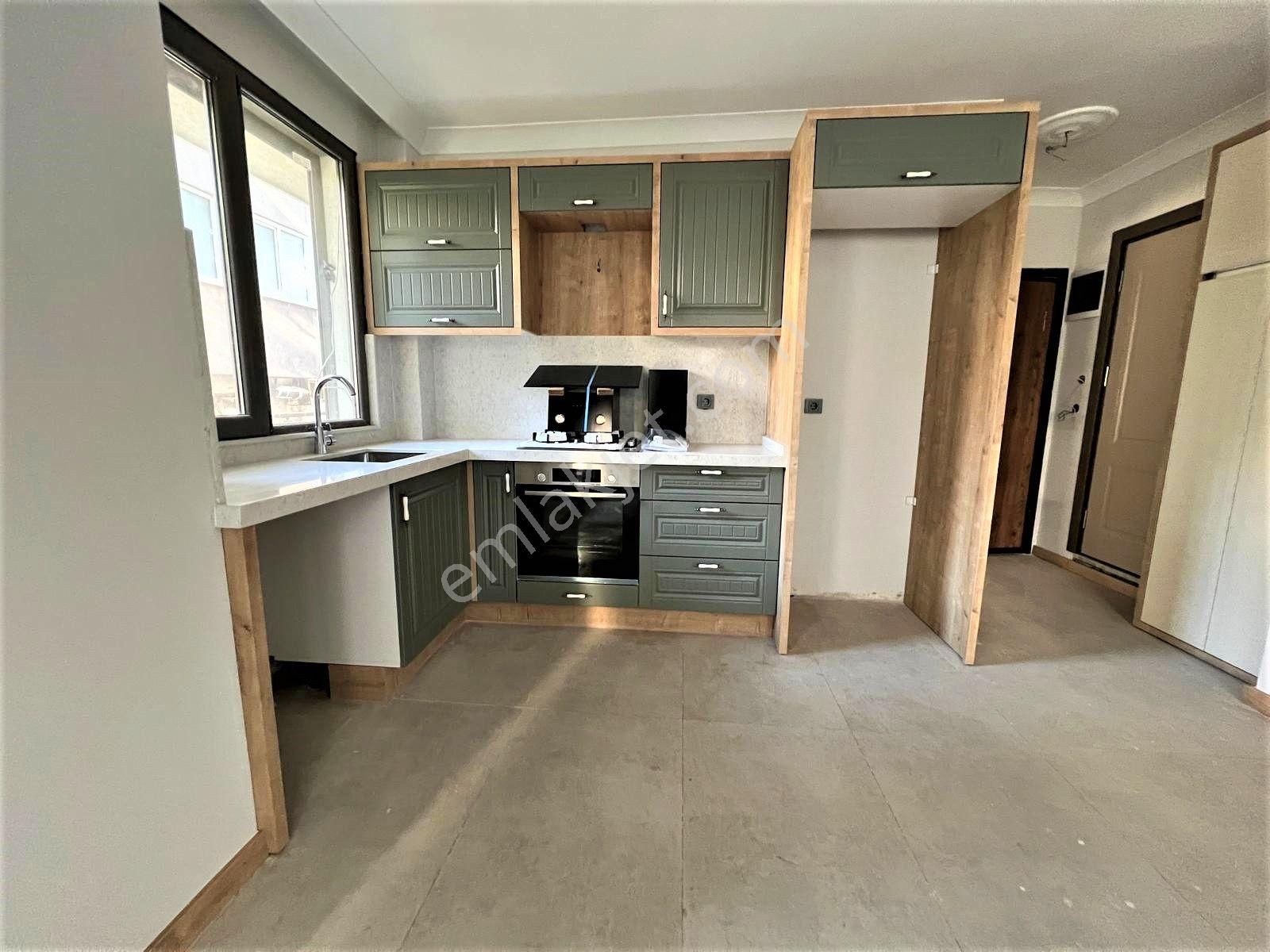 🟠🟠 Alfa'dan Akçay'da Süper Fırsat!satılık Sıfır Denize Çok Yakın Asansörlü Çift Balkonlu 2+1 Daire