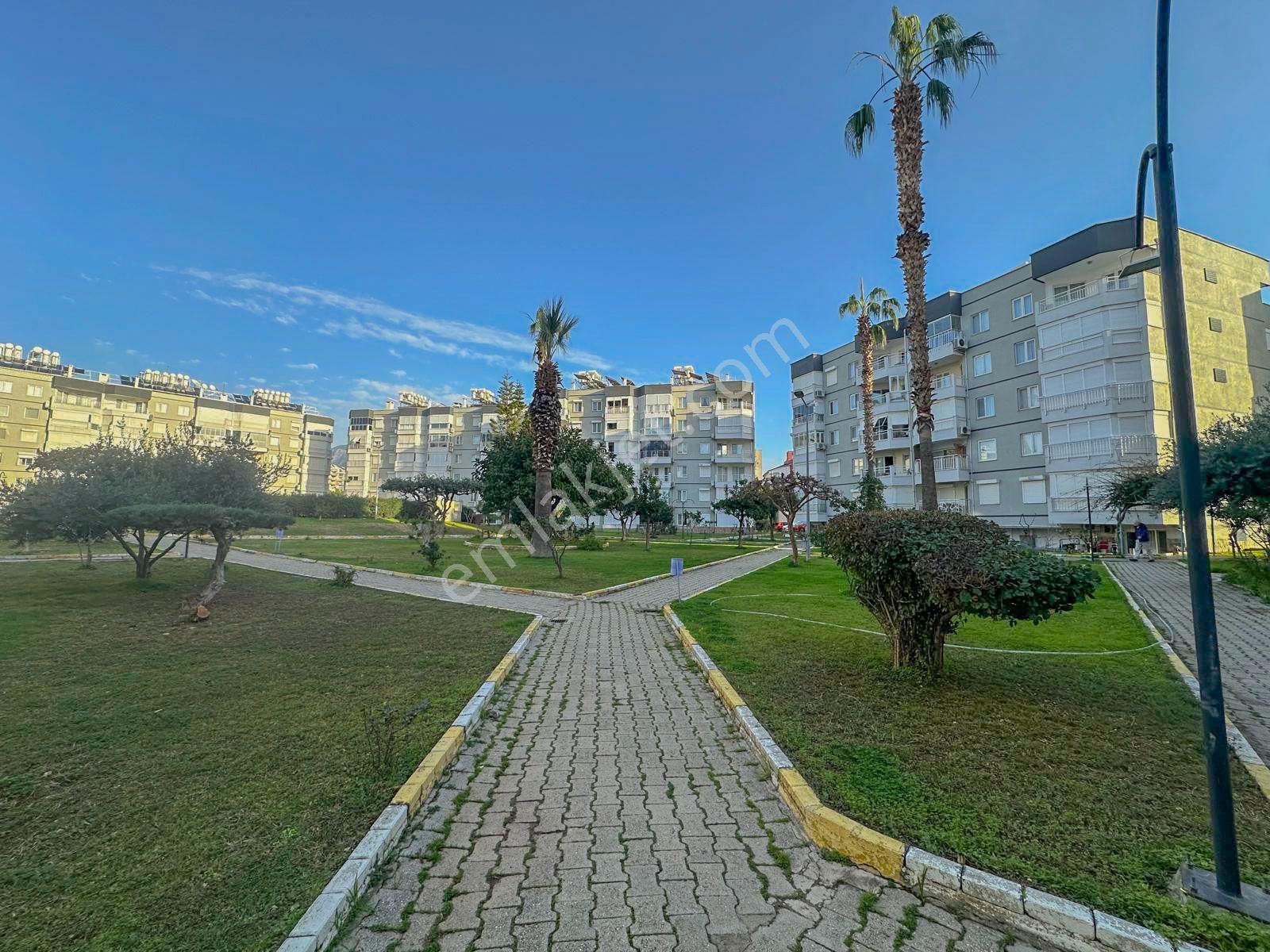 Alanya Tosmur'da Satılık Denize Sıfır Site İçi 2+1 Daire - Görsel 2