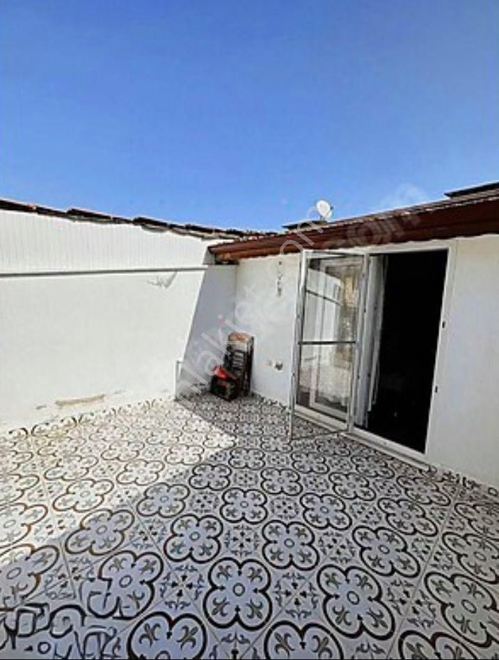 Geniş Teraslı Kiracılı Yatırımlık 1+1 Dublex Satılık Apart - Görsel 5