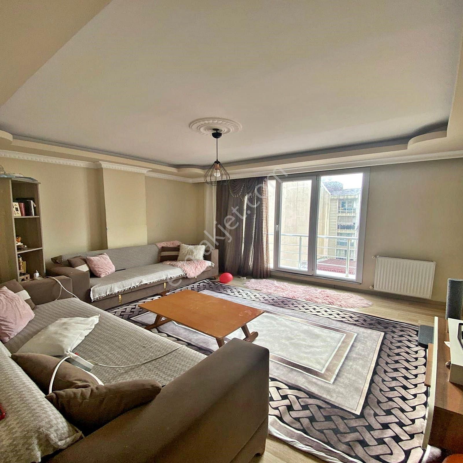 Esenyurt Balıkyolu Mahallesinde Satılık 2+1 Ara Kat Daire