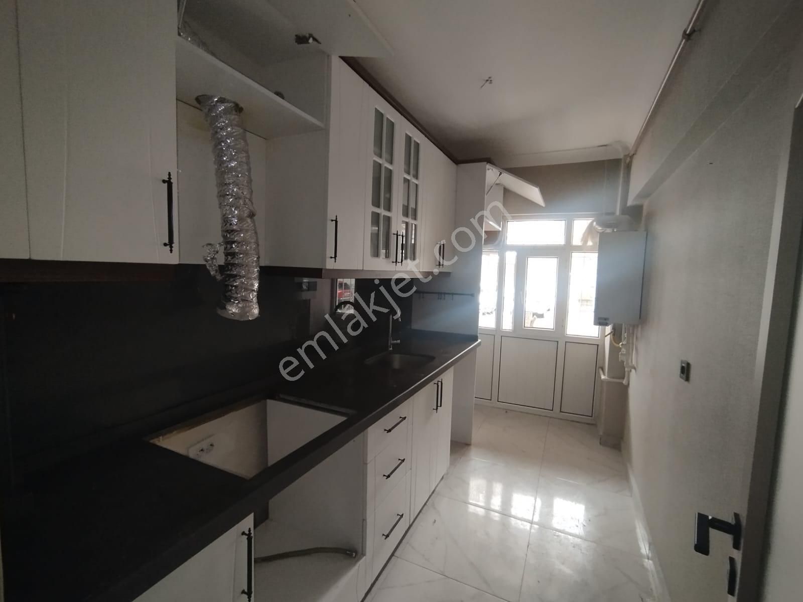 Adnan Menderes'te Metroya Yürüme Mesafesinde 3+1 Daire! - Görsel 3