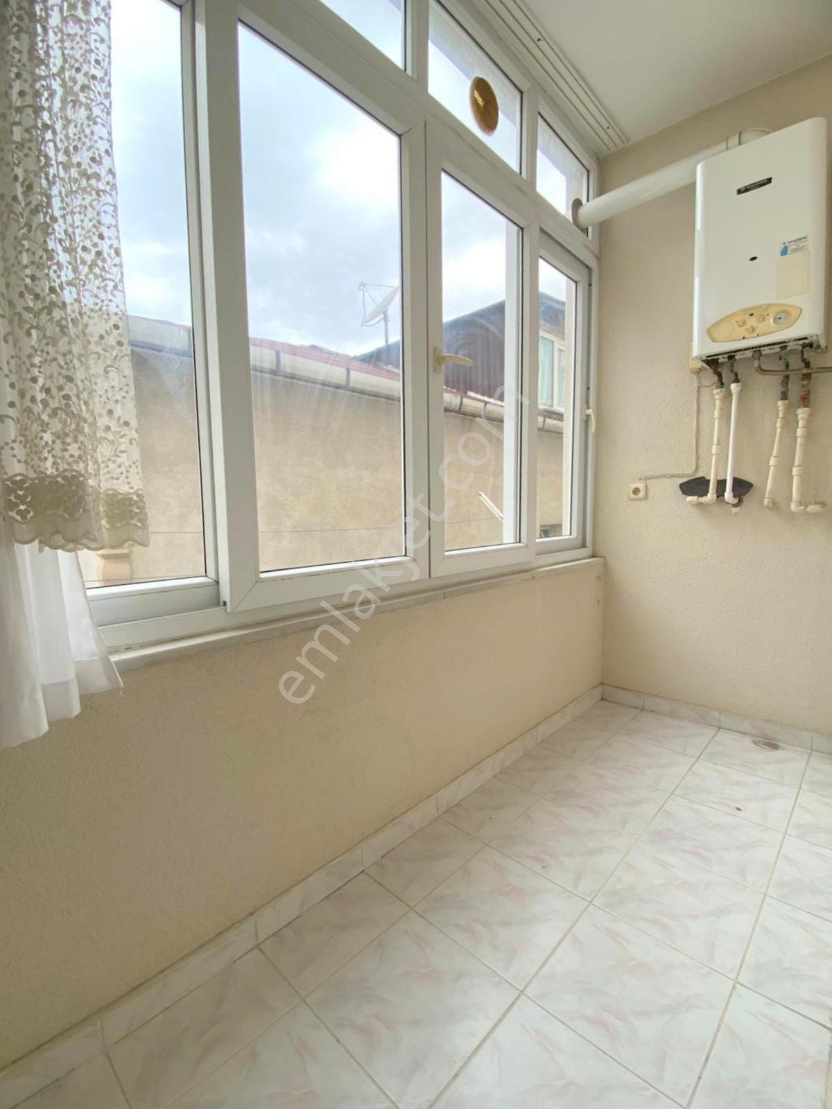 Mertcan'dan Caddeye 1dk 2 Kapalı Balkonlu Ara Kat Geniş 3+1 - Görsel 3