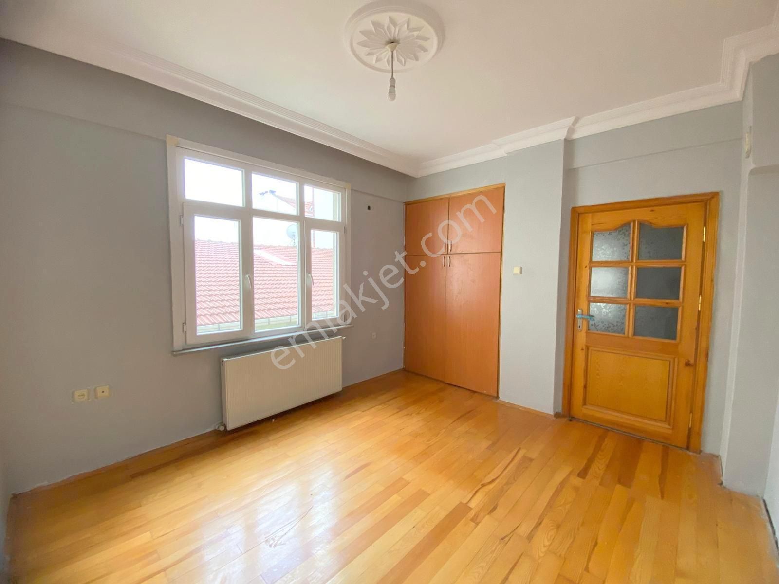 Mertcan'dan Caddeye 1dk 2 Kapalı Balkonlu Ara Kat Geniş 3+1 - Görsel 14