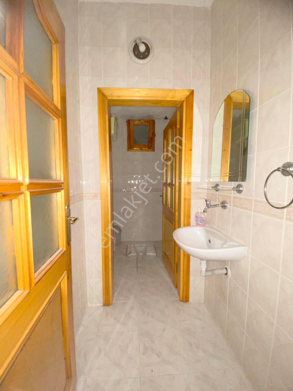 Mertcan'dan Caddeye 1dk 2 Kapalı Balkonlu Ara Kat Geniş 3+1 - Görsel 24