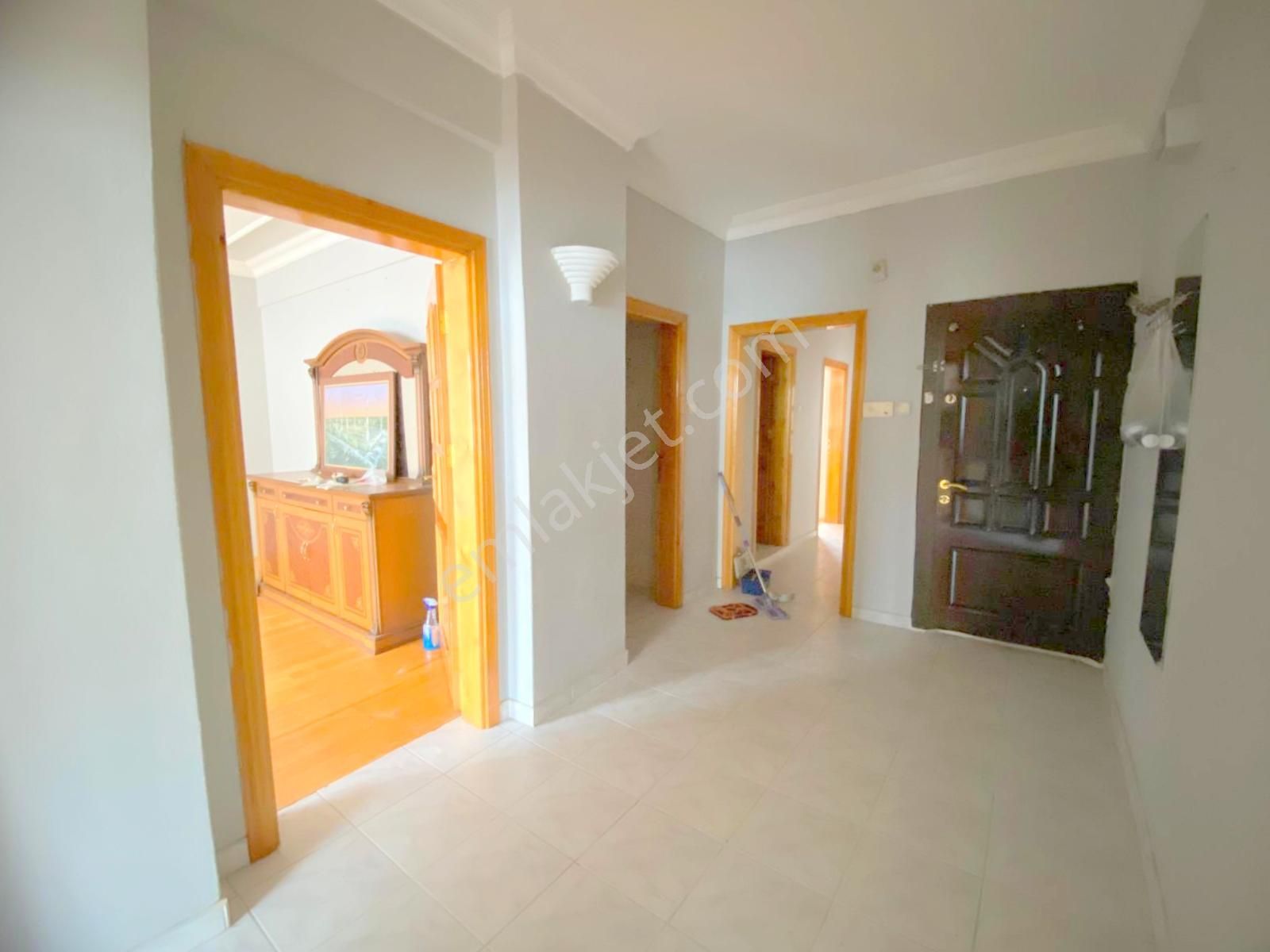 Mertcan'dan Caddeye 1dk 2 Kapalı Balkonlu Ara Kat Geniş 3+1 - Görsel 20