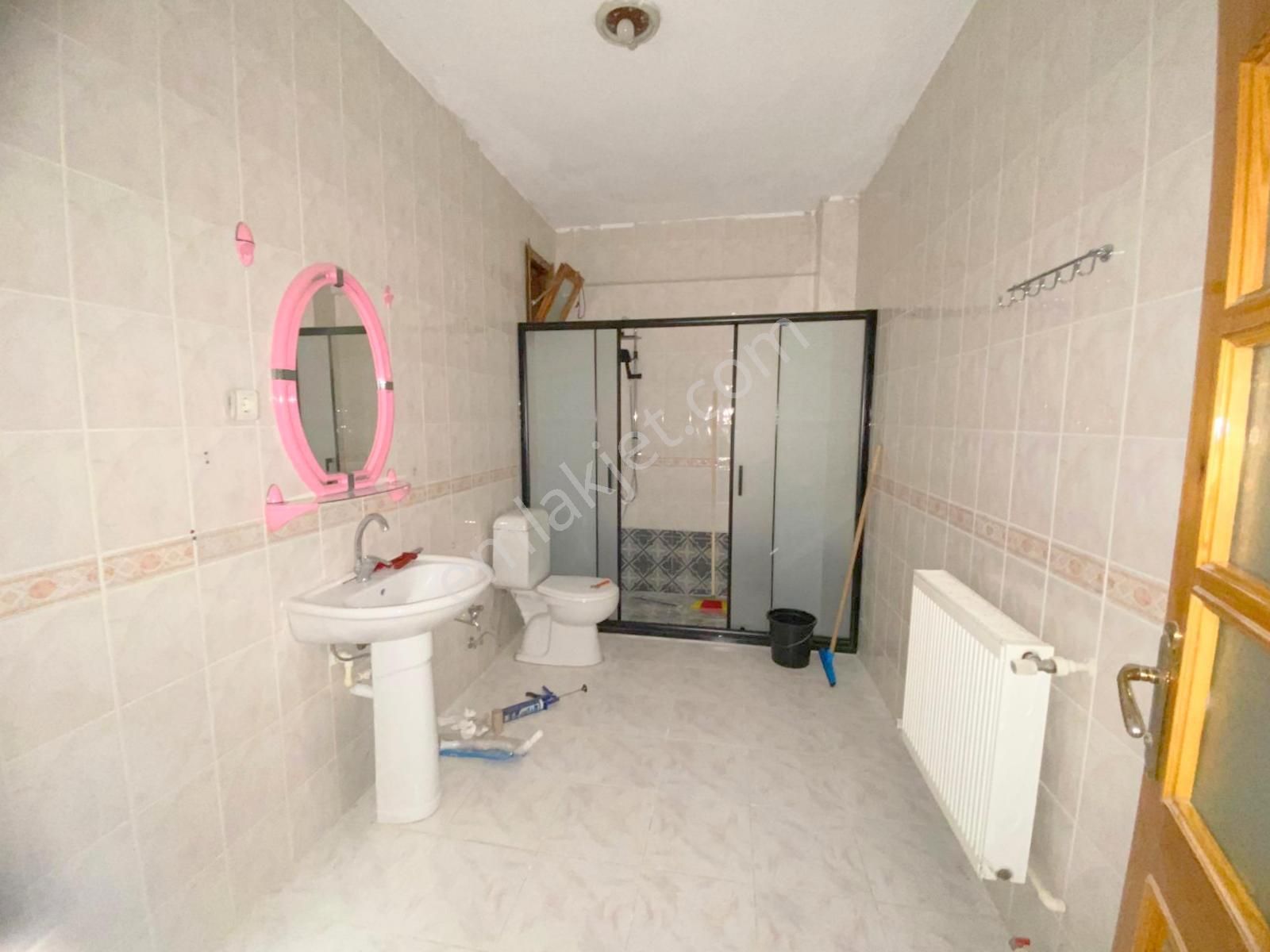 Mertcan'dan Caddeye 1dk 2 Kapalı Balkonlu Ara Kat Geniş 3+1 - Görsel 21