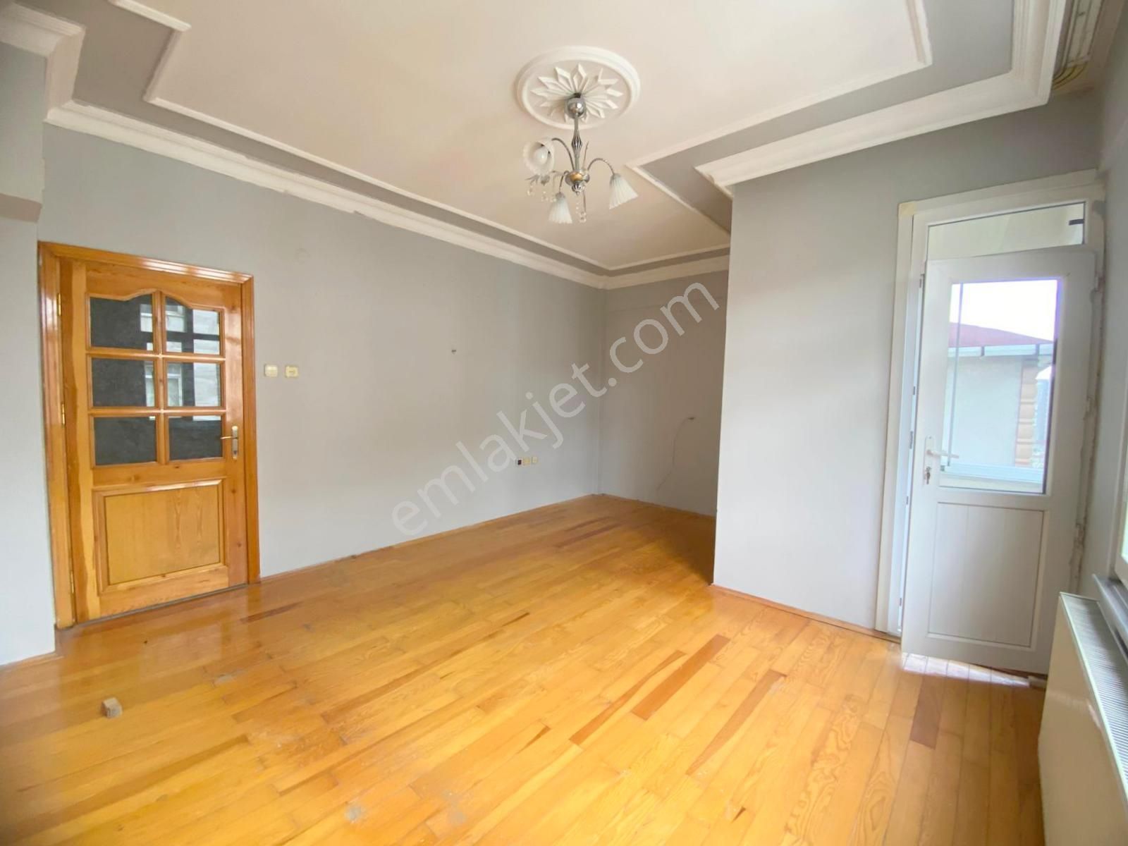 Mertcan'dan Caddeye 1dk 2 Kapalı Balkonlu Ara Kat Geniş 3+1 - Görsel 10