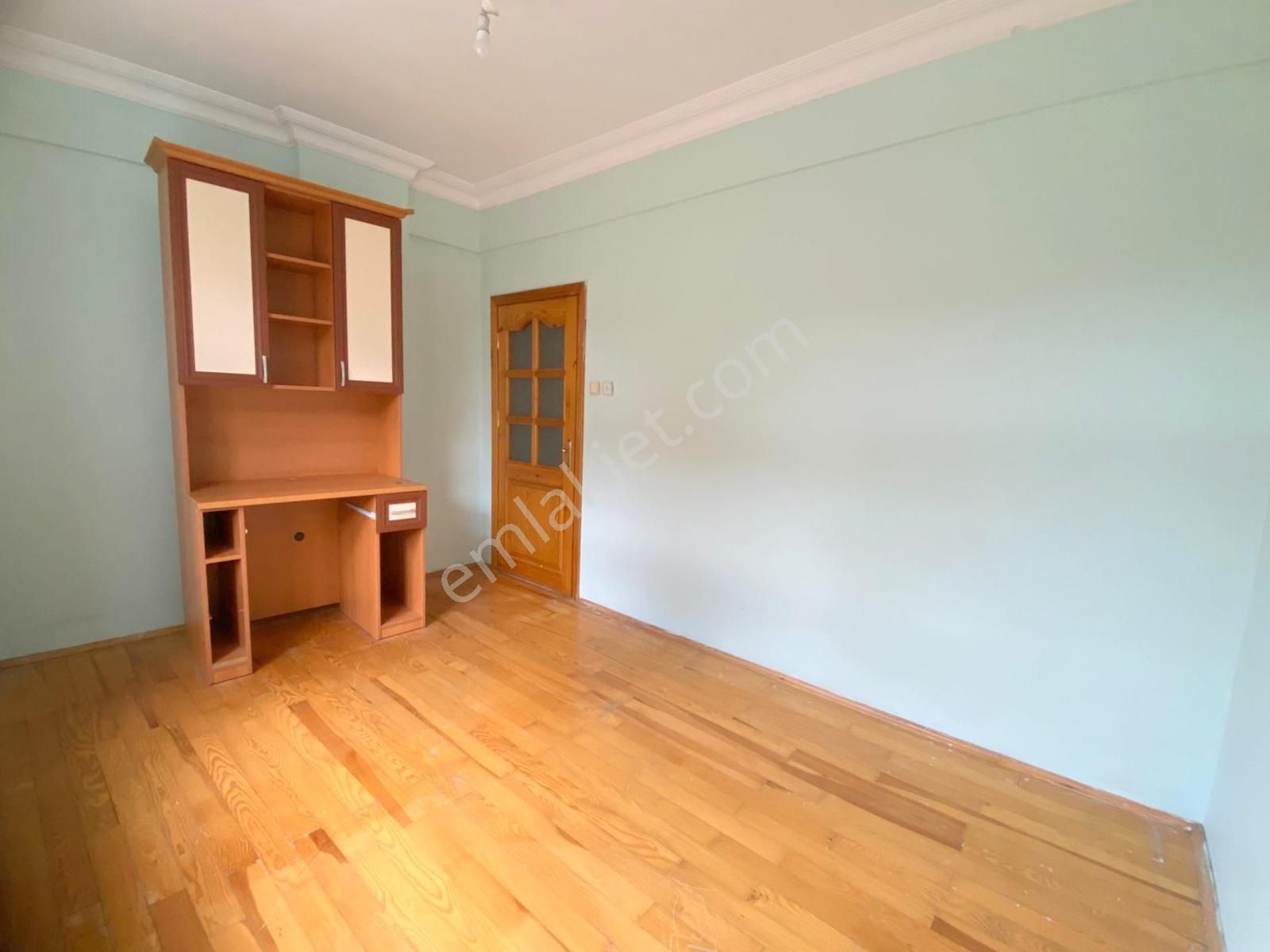 Mertcan'dan Caddeye 1dk 2 Kapalı Balkonlu Ara Kat Geniş 3+1 - Görsel 16