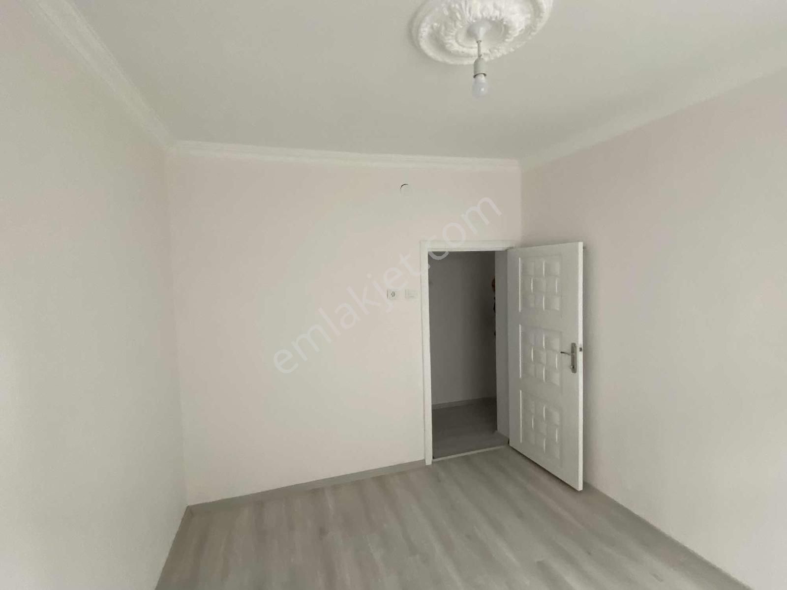 Net Emlaktan Cadde Üzeri Komple Yapılı 2+1 Ara Kat Daire - Görsel 23