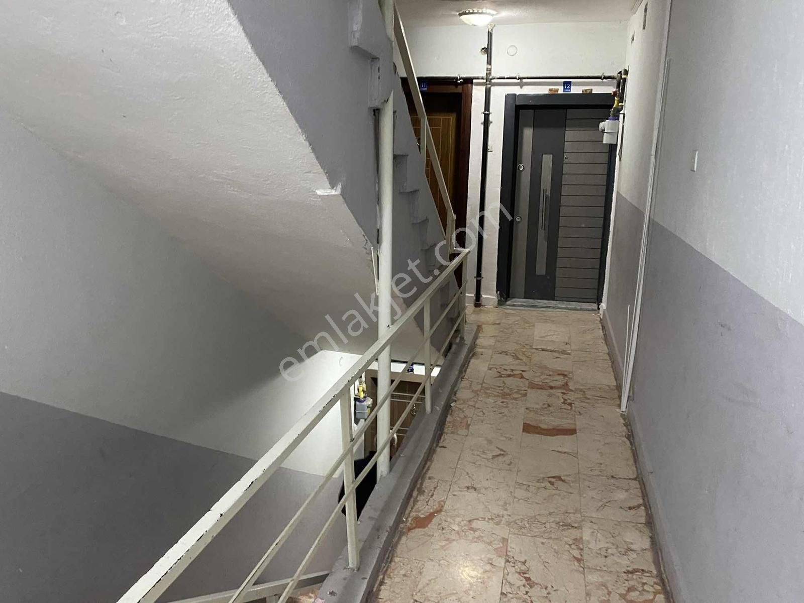 Net Emlaktan Cadde Üzeri Komple Yapılı 2+1 Ara Kat Daire - Görsel 4