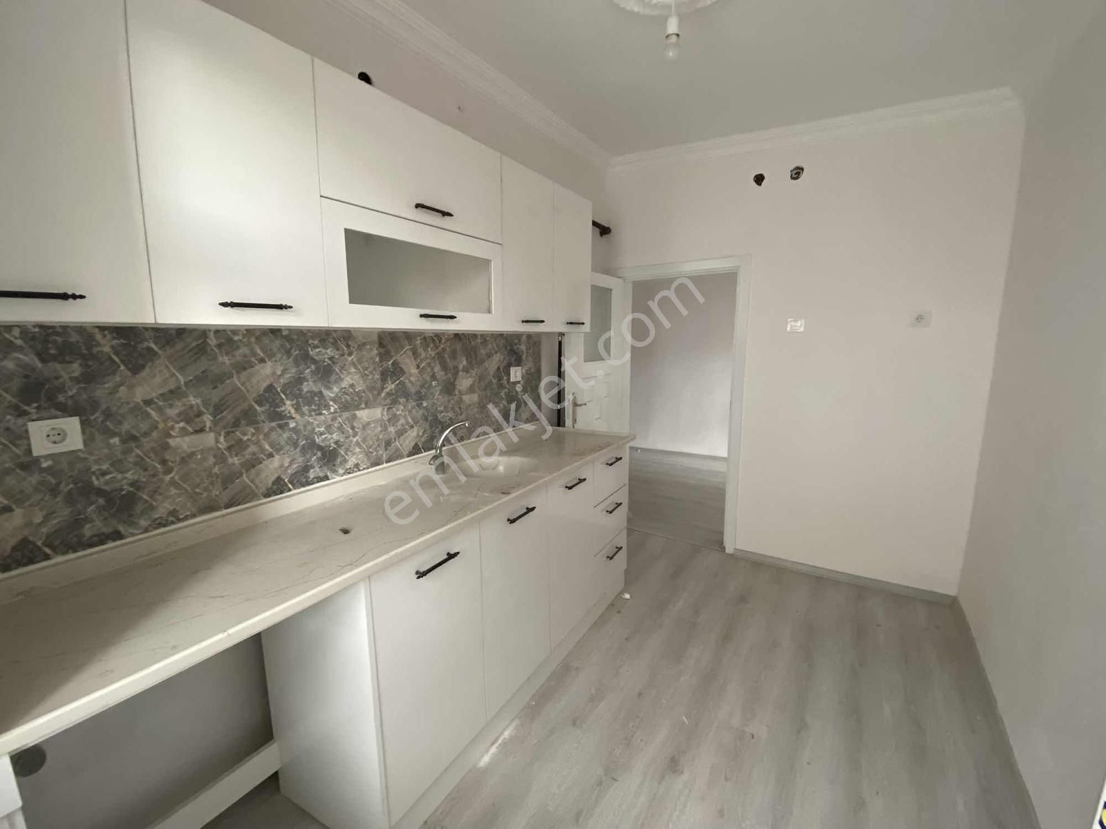 Net Emlaktan Cadde Üzeri Komple Yapılı 2+1 Ara Kat Daire - Görsel 15